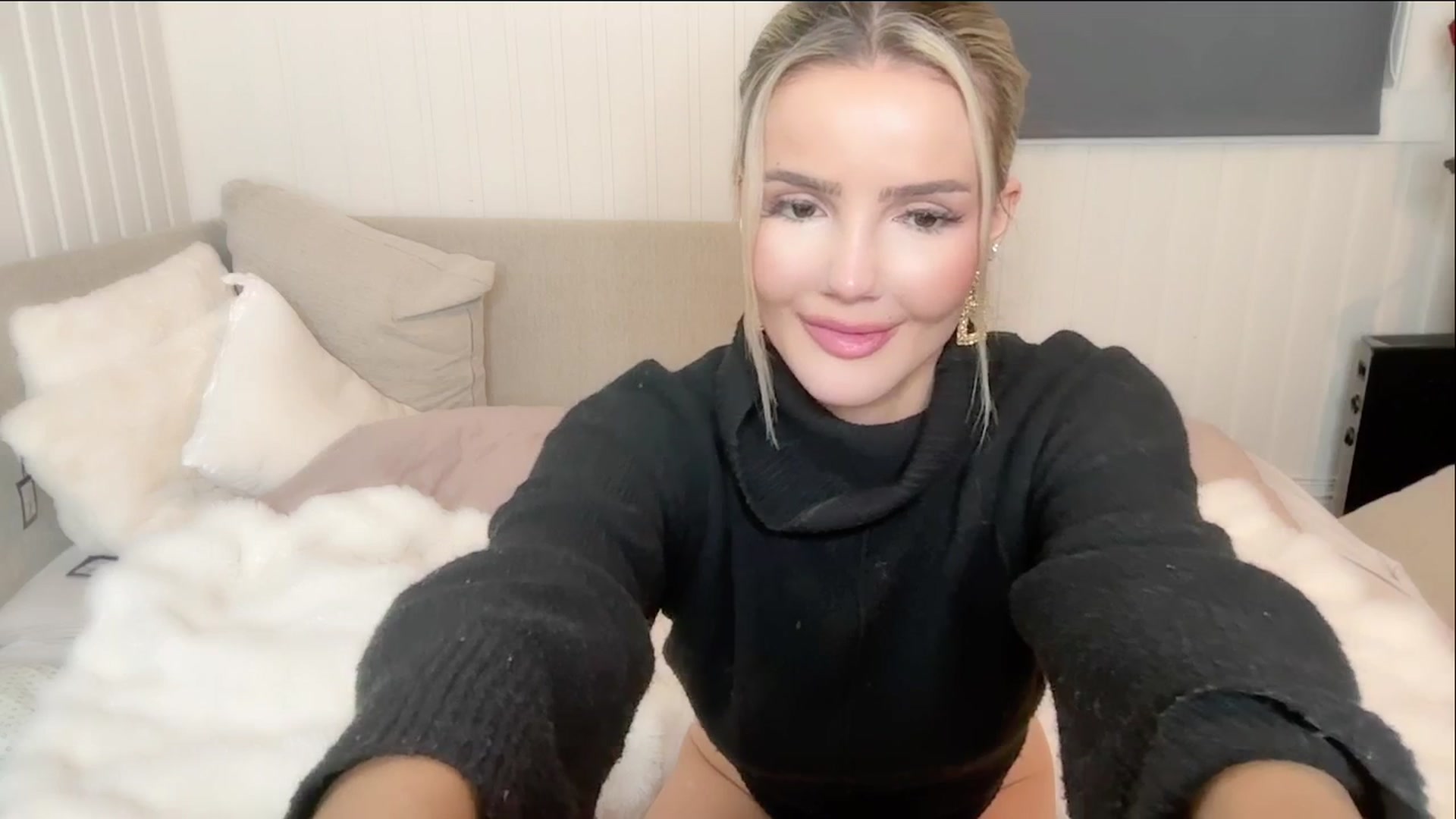 Gallery image thumbnail from MissVictoria's myfreecams stream on, 01/21/2025, 23:30 image 11 of 20