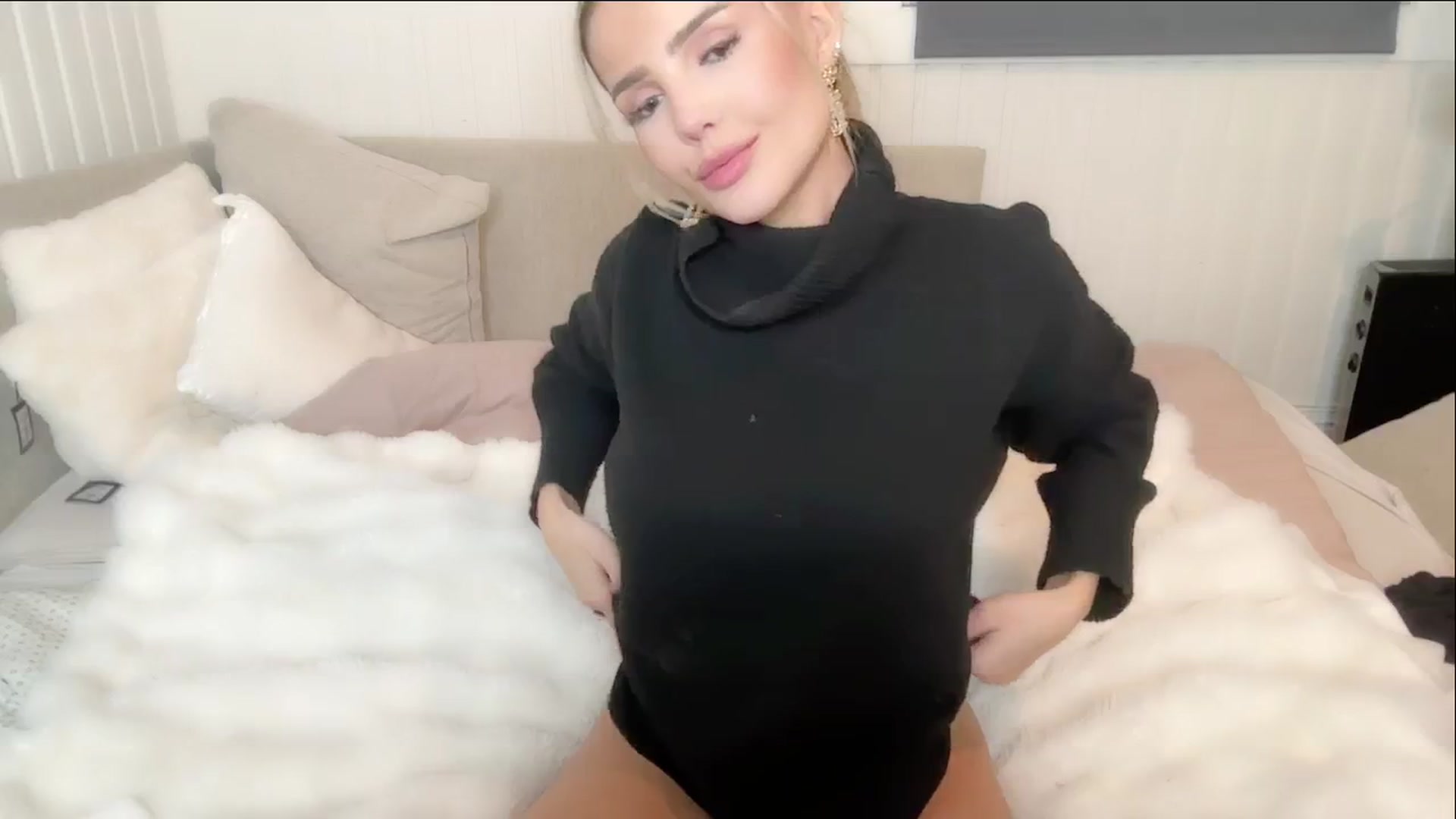 Gallery image thumbnail from MissVictoria's myfreecams stream on, 01/22/2025, 24:34 image 9 of 20