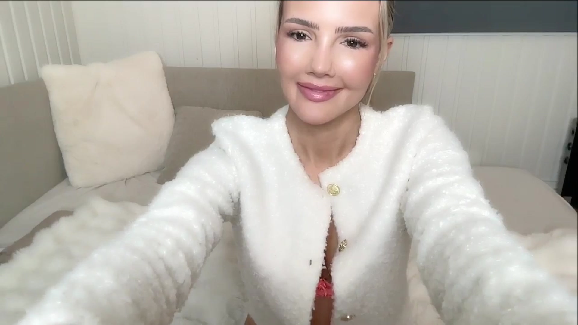 Gallery image thumbnail from MissVictoria's myfreecams stream on, 01/27/2025, 16:28 image 19 of 20