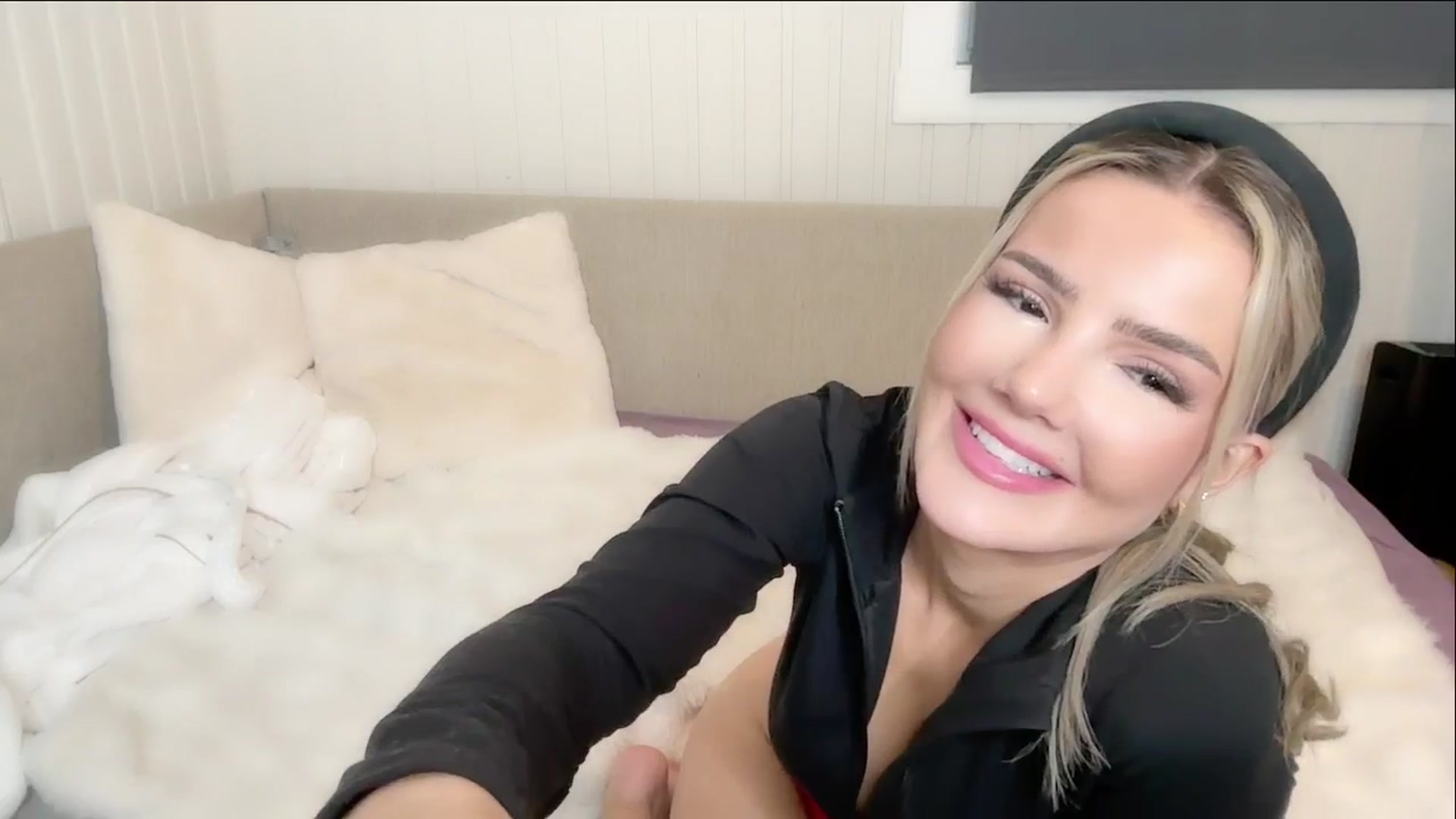 Gallery image thumbnail from MissVictoria's myfreecams stream on, 02/04/2025, 16:22 image 16 of 20