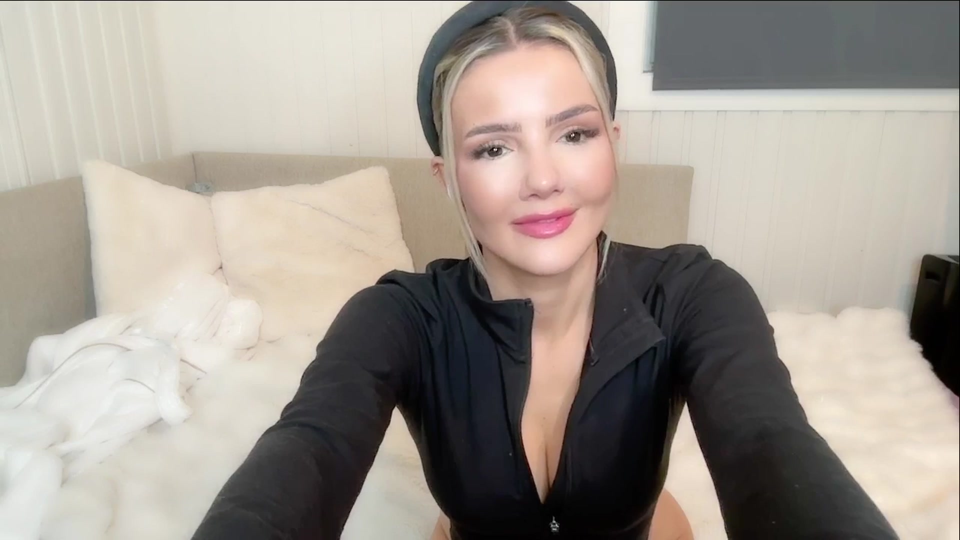 Gallery image thumbnail from MissVictoria's myfreecams stream on, 02/04/2025, 16:22 image 3 of 20