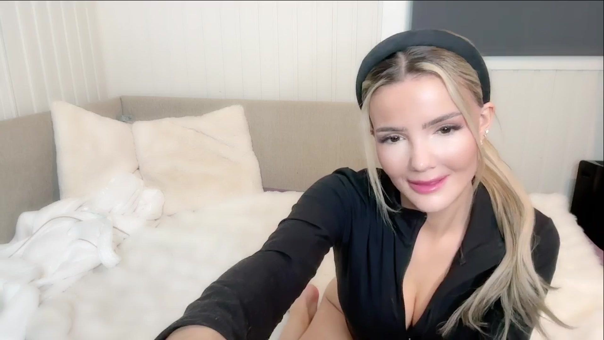 Gallery image thumbnail from MissVictoria's myfreecams stream on, 02/04/2025, 16:22 image 4 of 20