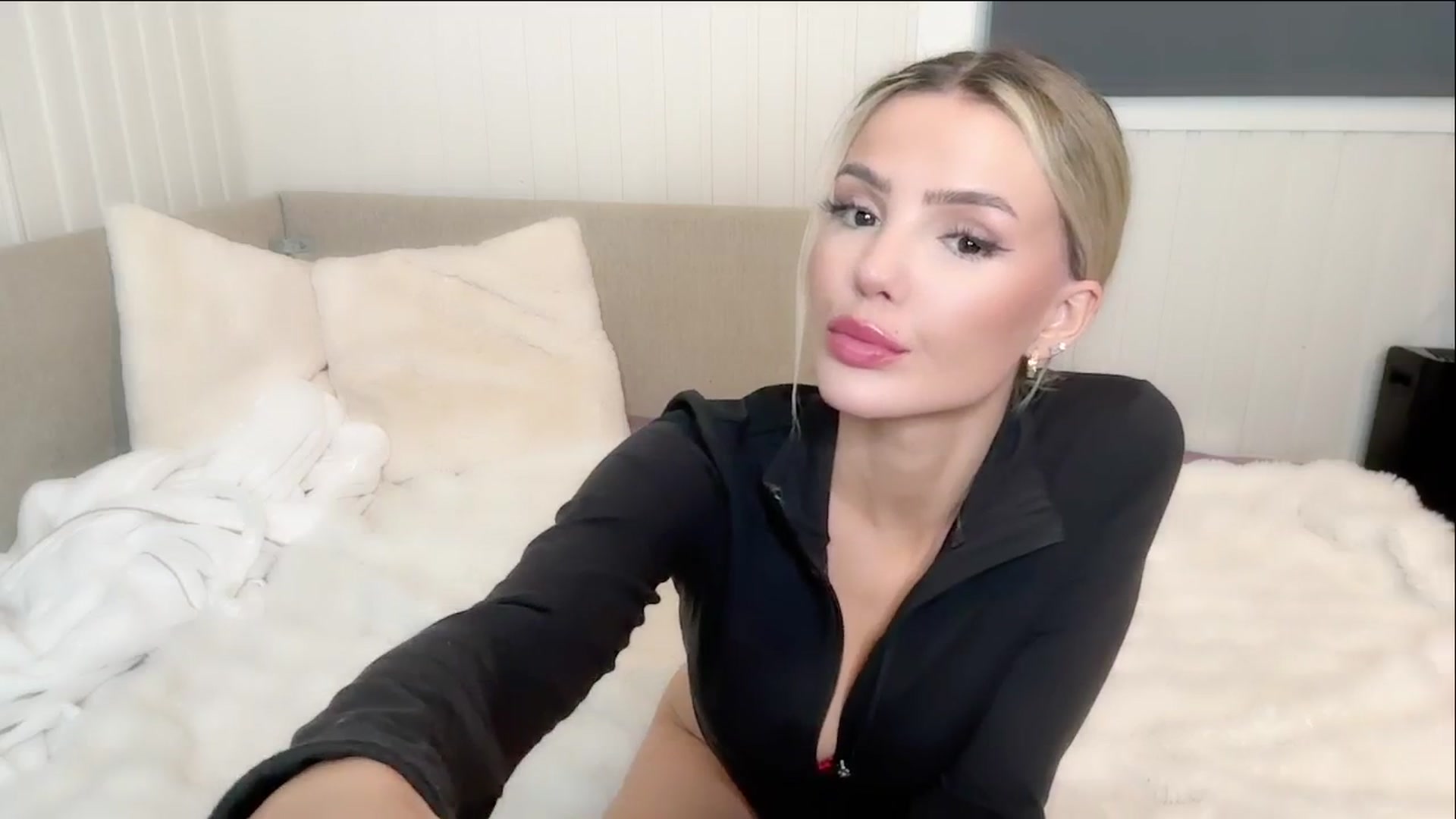 Gallery image thumbnail from MissVictoria's myfreecams stream on, 02/04/2025, 22:48 image 8 of 20