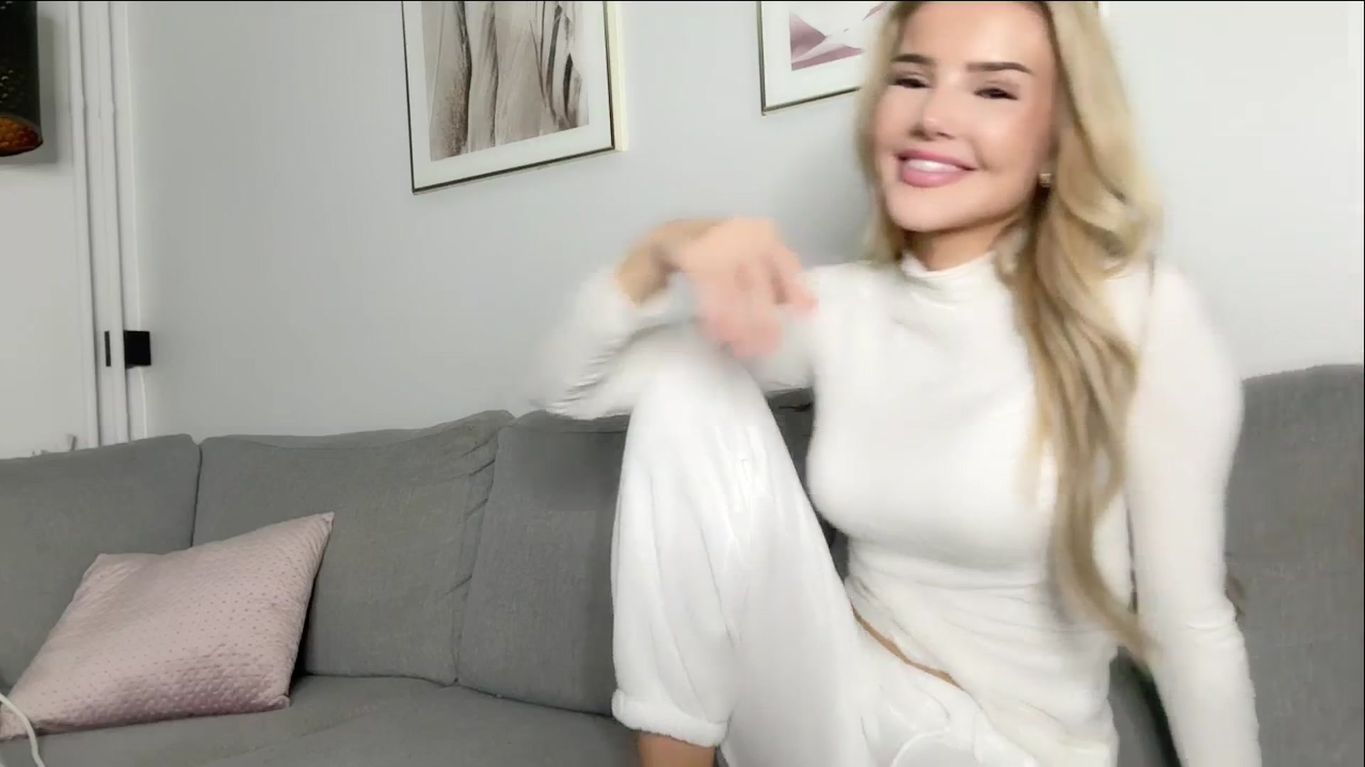 Gallery image thumbnail from MissVictoria's myfreecams stream on, 03/03/2025, 22:26 image 16 of 20