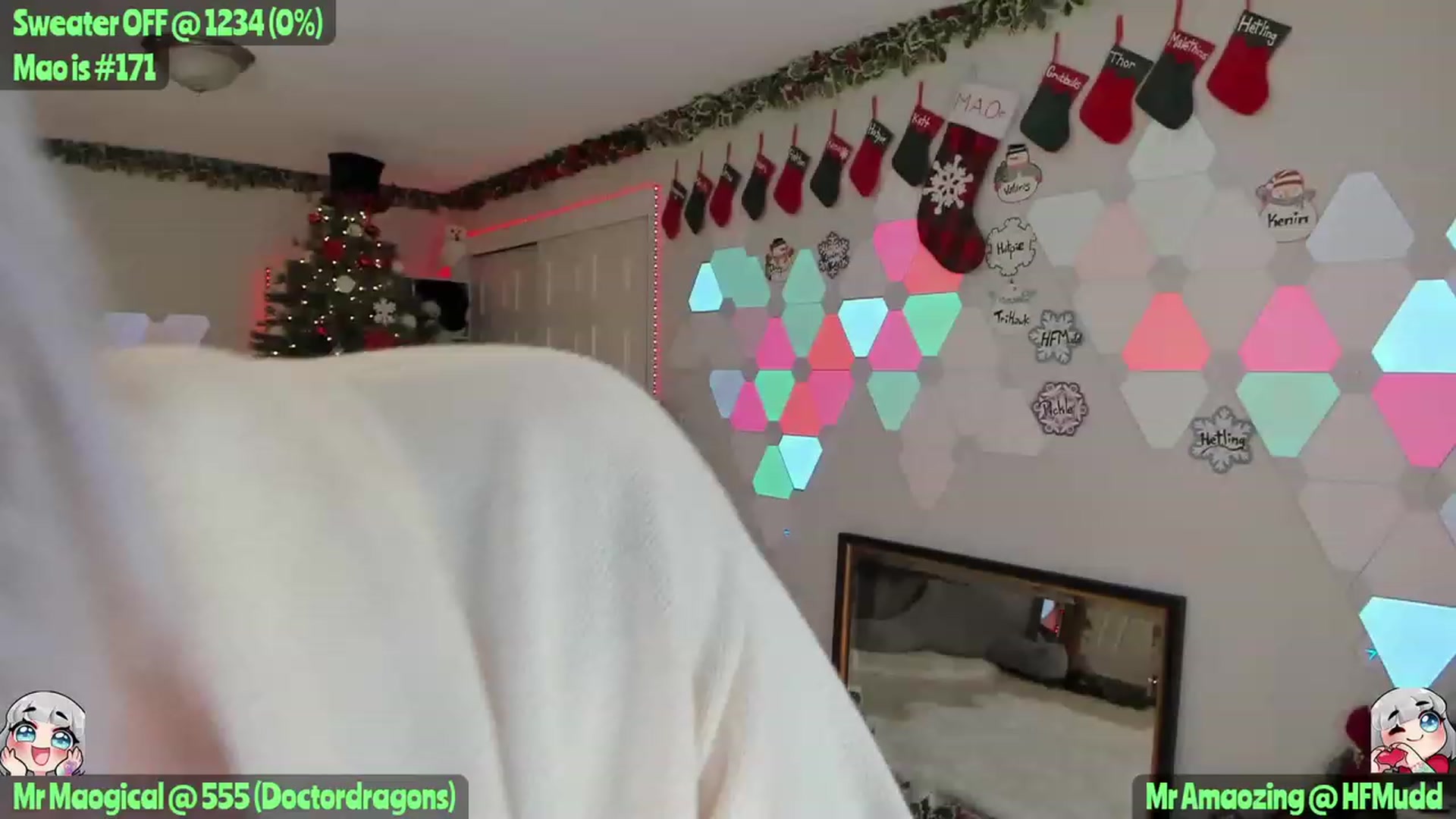 Gallery image thumbnail from MissXMaos's myfreecams stream on, 12/17/2022, 06:32 image 8 of 20