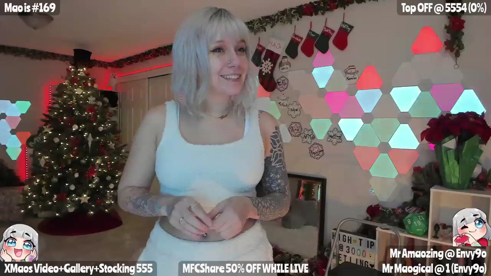 Gallery image thumbnail from MissXMaos's myfreecams stream on, 12/20/2022, 04:48 image 4 of 20