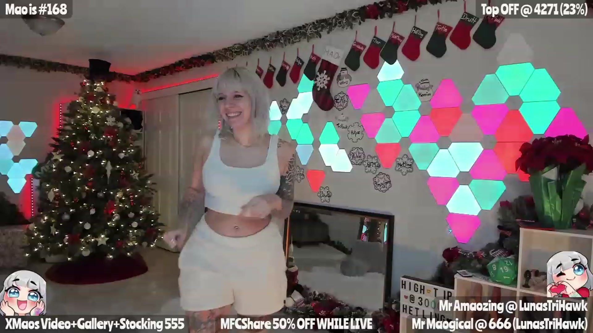 Gallery image thumbnail from MissXMaos's myfreecams stream on, 12/20/2022, 04:48 image 10 of 20