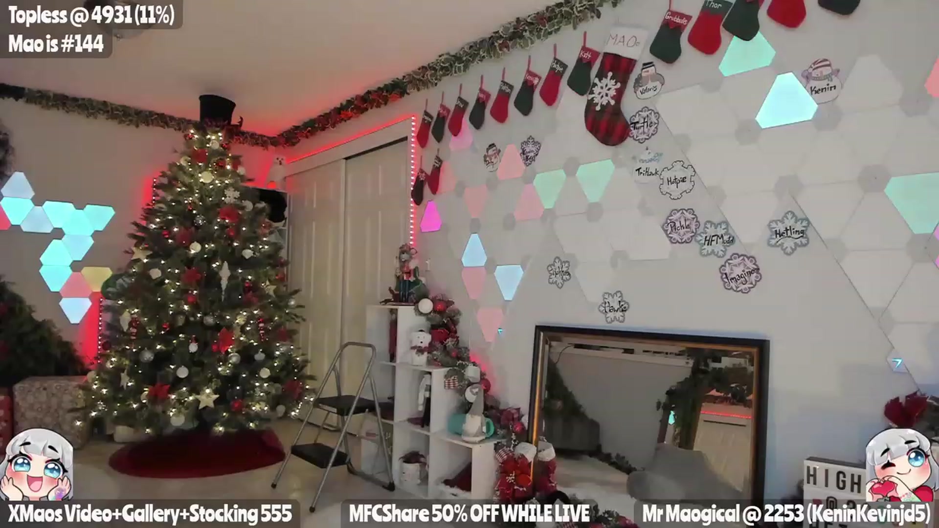 Gallery image thumbnail from MissXMaos's myfreecams stream on, 12/20/2022, 06:28 image 14 of 20