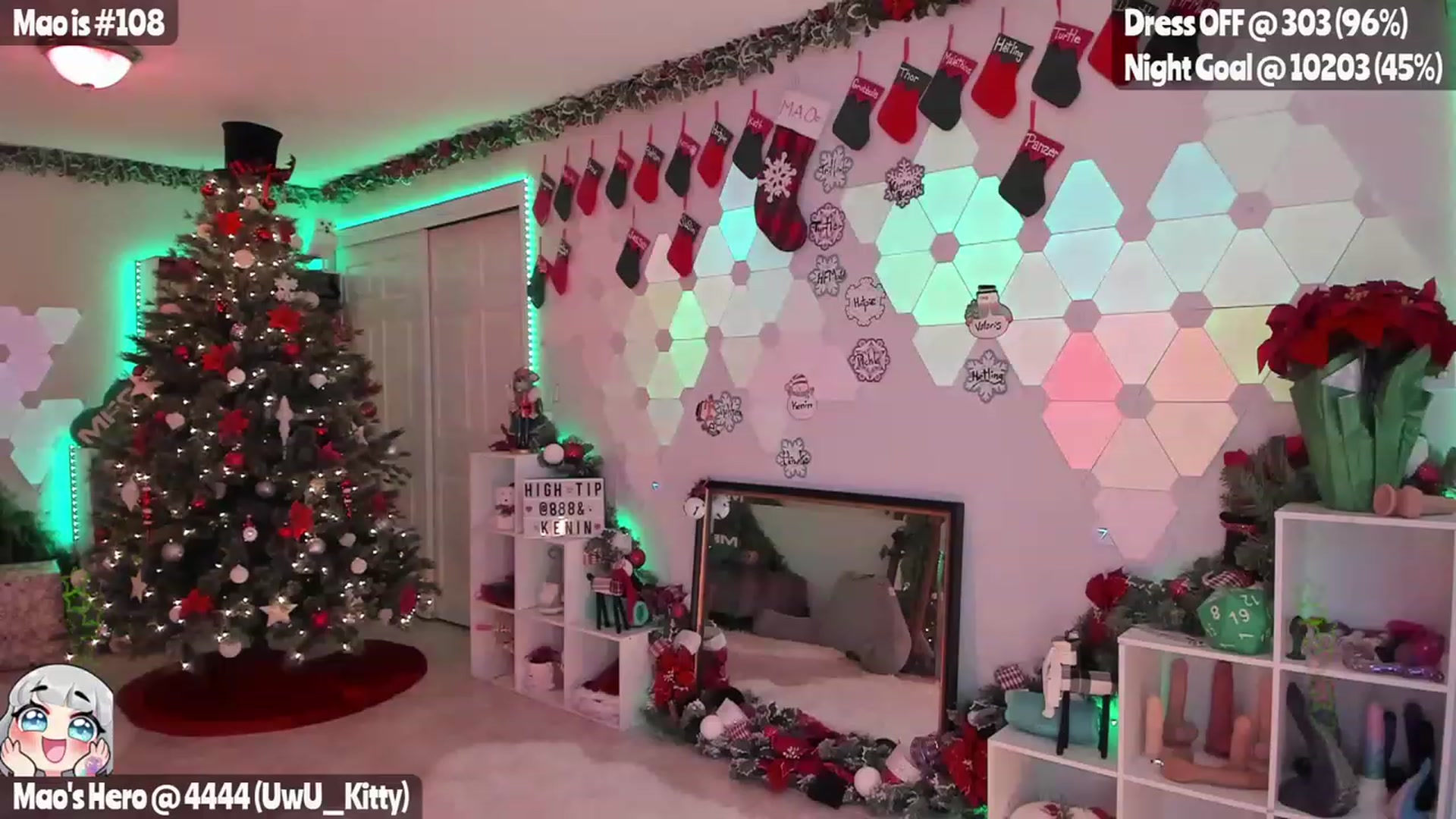 Gallery image thumbnail from MissXMaos's myfreecams stream on, 12/22/2022, 05:17 image 10 of 20