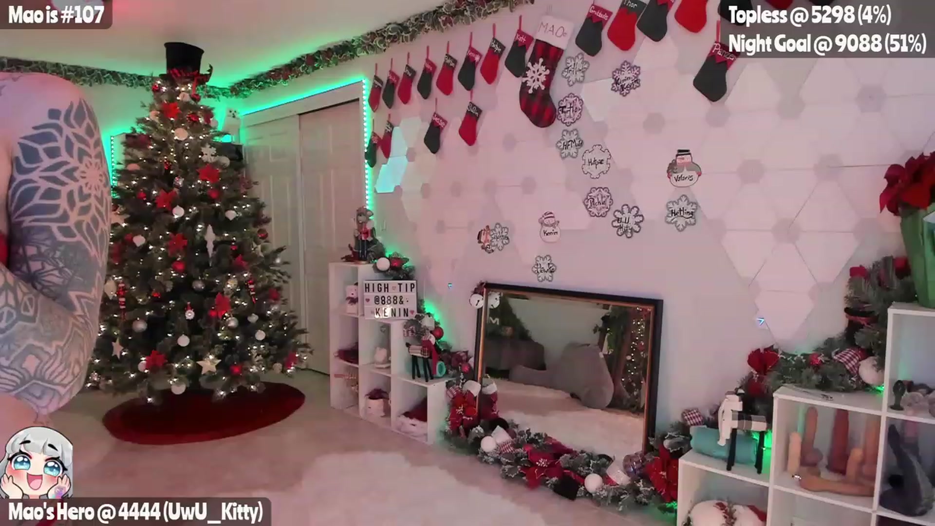 Gallery image thumbnail from MissXMaos's myfreecams stream on, 12/22/2022, 05:17 image 14 of 20