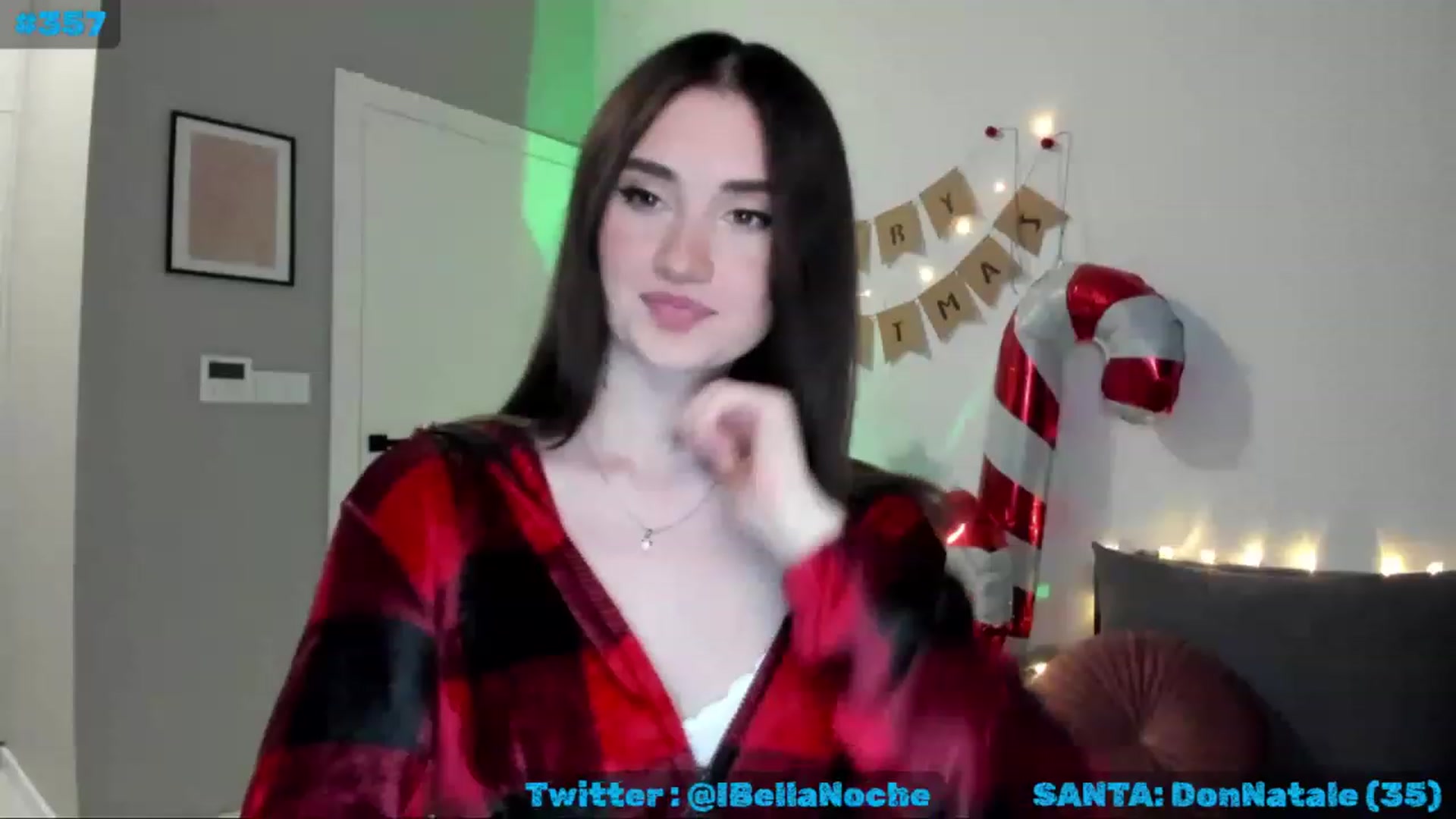 Gallery image thumbnail from MissXmas's myfreecams stream on, 12/15/2022, 20:33 image 1 of 20