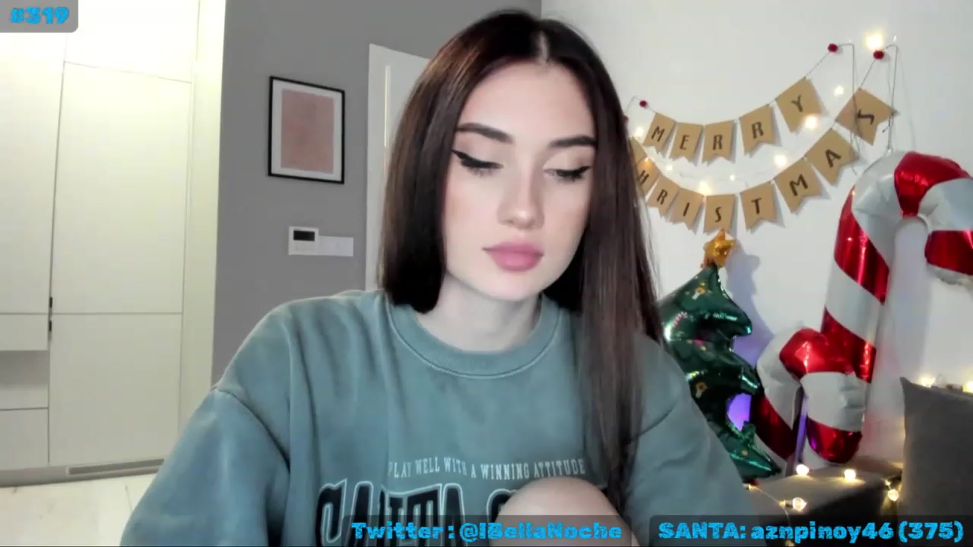 Gallery image thumbnail from MissXmas's myfreecams stream on, 12/16/2022, 21:39 image 1 of 20