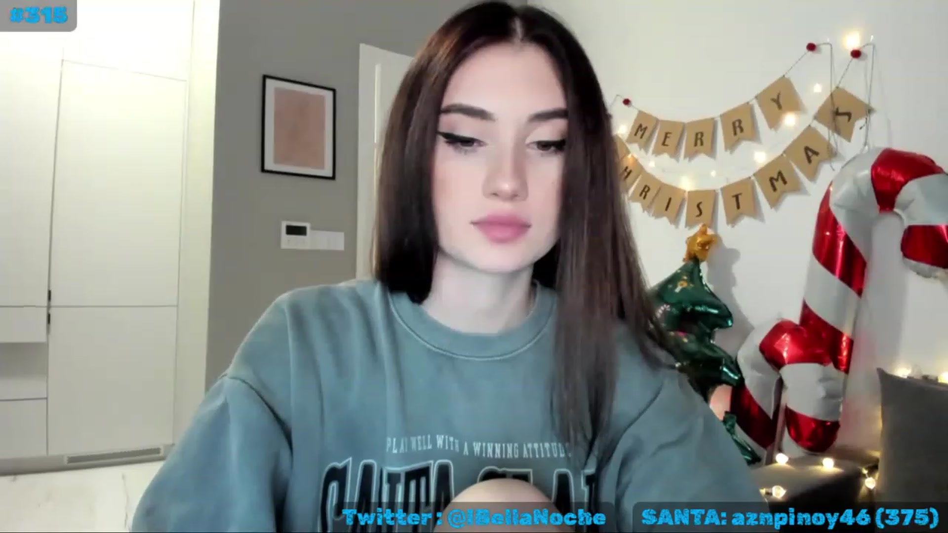 Gallery image thumbnail from MissXmas's myfreecams stream on, 12/16/2022, 21:39 image 2 of 20
