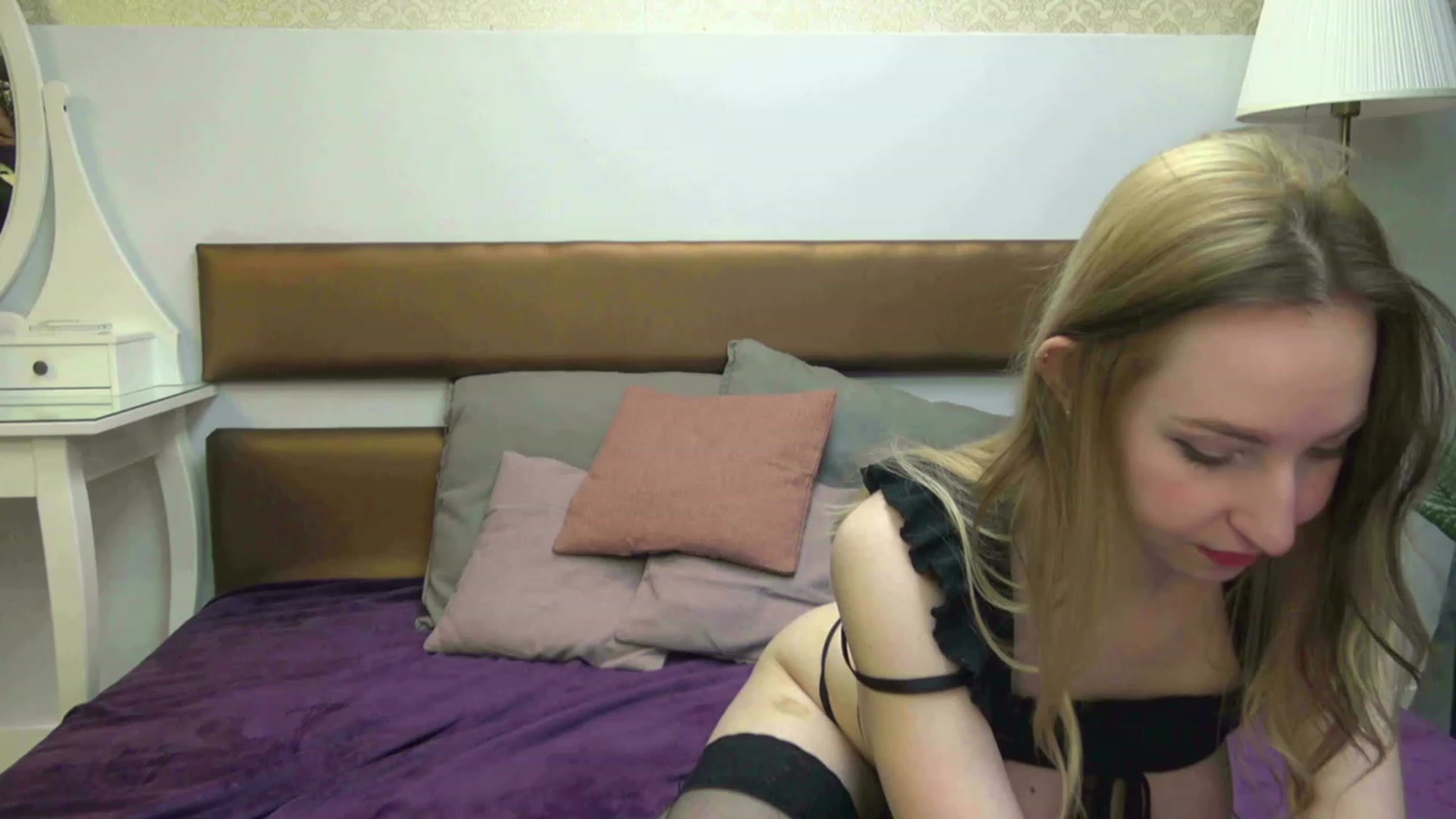 Gallery image thumbnail from MissYvie's myfreecams stream on, 12/28/2022, 13:59 image 4 of 20