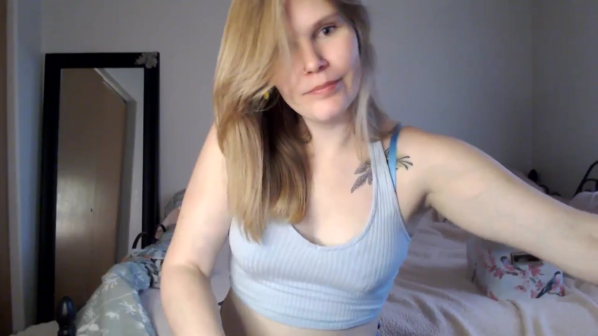 Gallery image thumbnail from MissZazzle's myfreecams stream on, 07/30/2024, 01:37 image 6 of 20