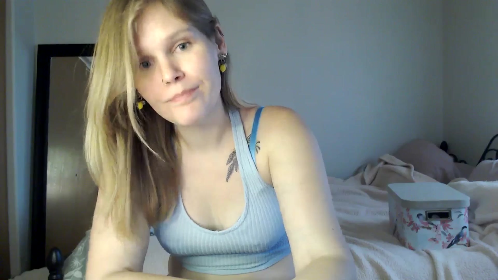 Gallery image thumbnail from MissZazzle's myfreecams stream on, 07/30/2024, 01:37 image 12 of 20