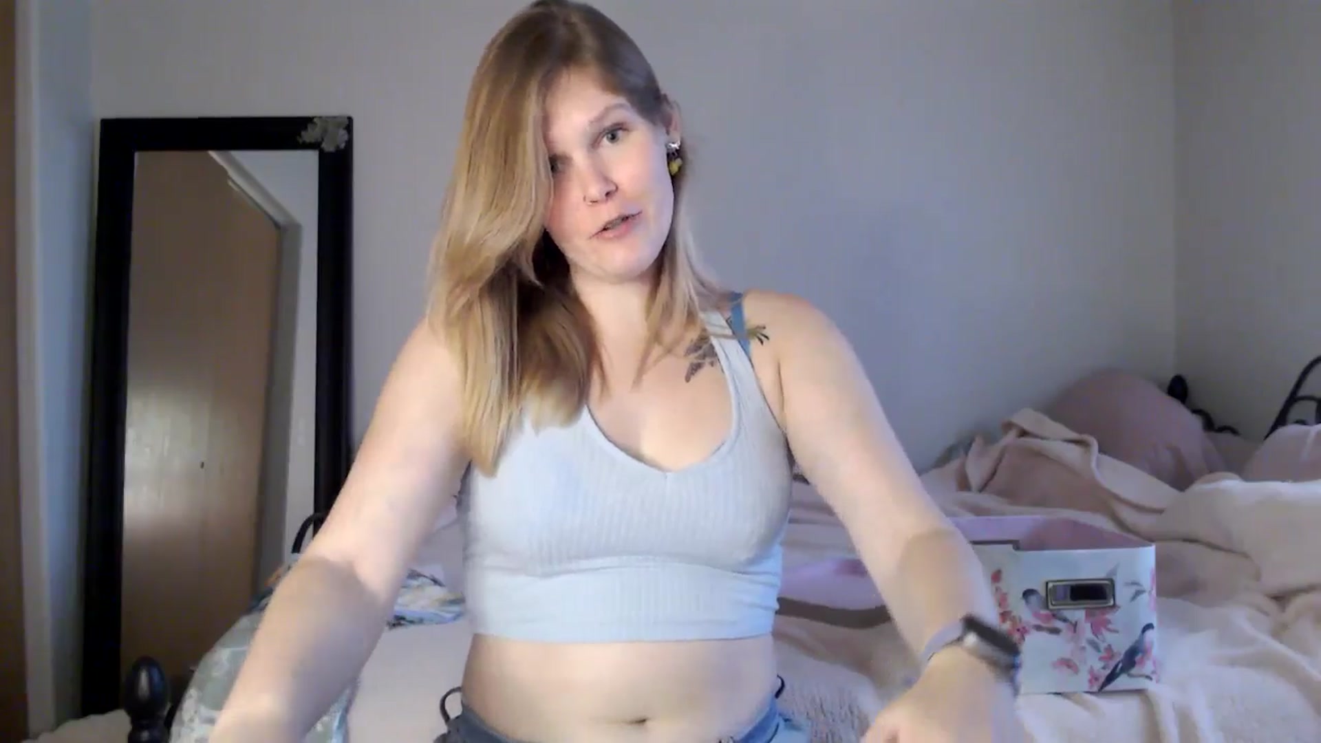 Gallery image thumbnail from MissZazzle's myfreecams stream on, 07/30/2024, 01:37 image 20 of 20