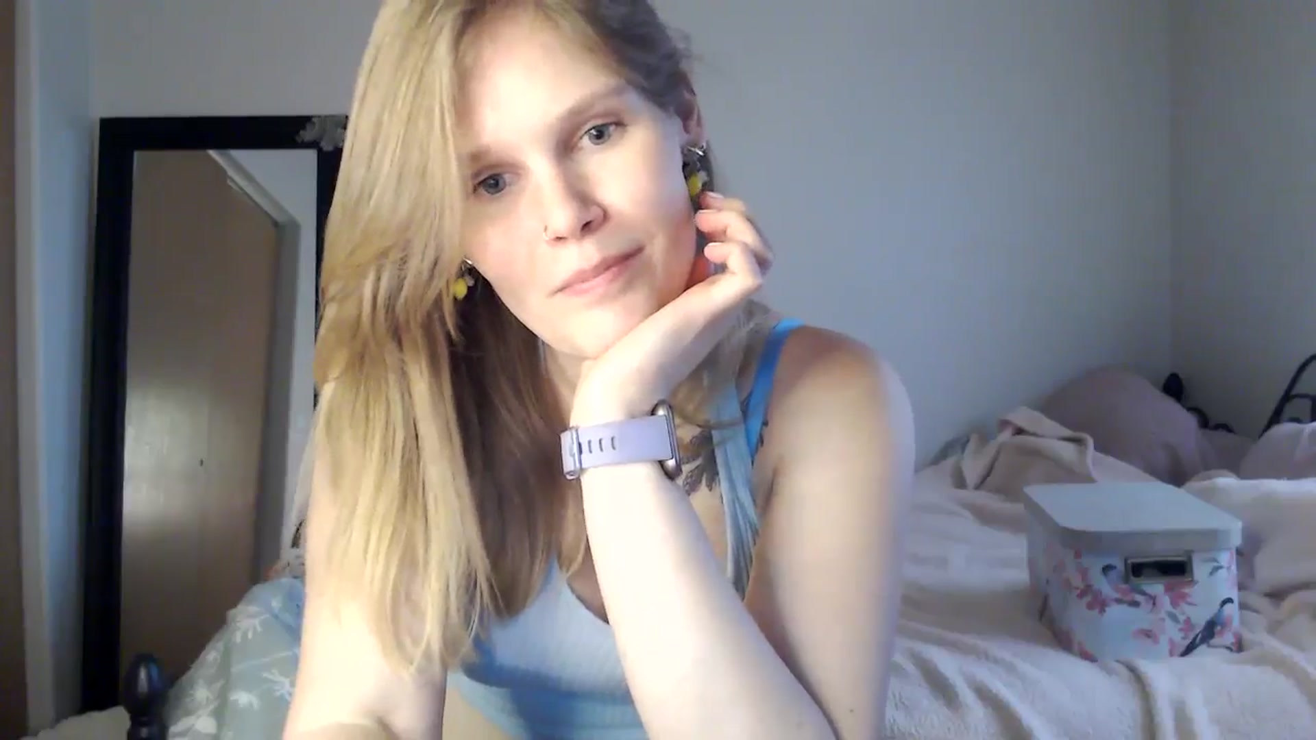 Gallery image thumbnail from MissZazzle's myfreecams stream on, 07/30/2024, 01:37 image 15 of 20