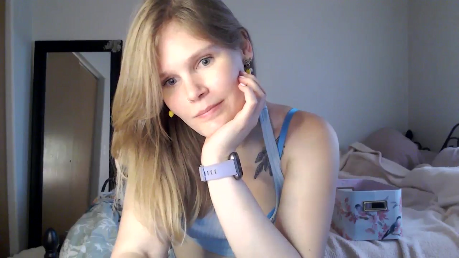 Gallery image thumbnail from MissZazzle's myfreecams stream on, 07/30/2024, 01:37 image 18 of 20