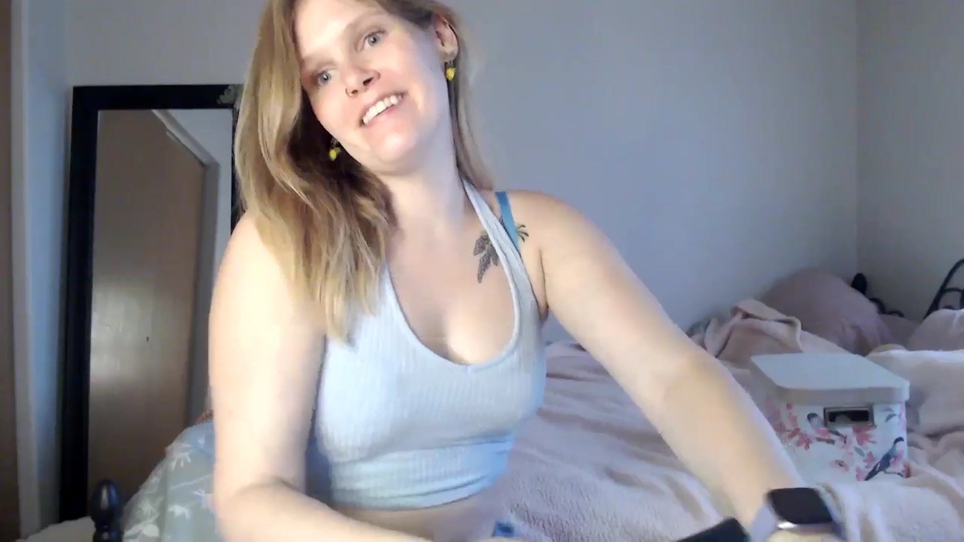 Gallery image thumbnail from MissZazzle's myfreecams stream on, 07/30/2024, 01:37 image 9 of 20