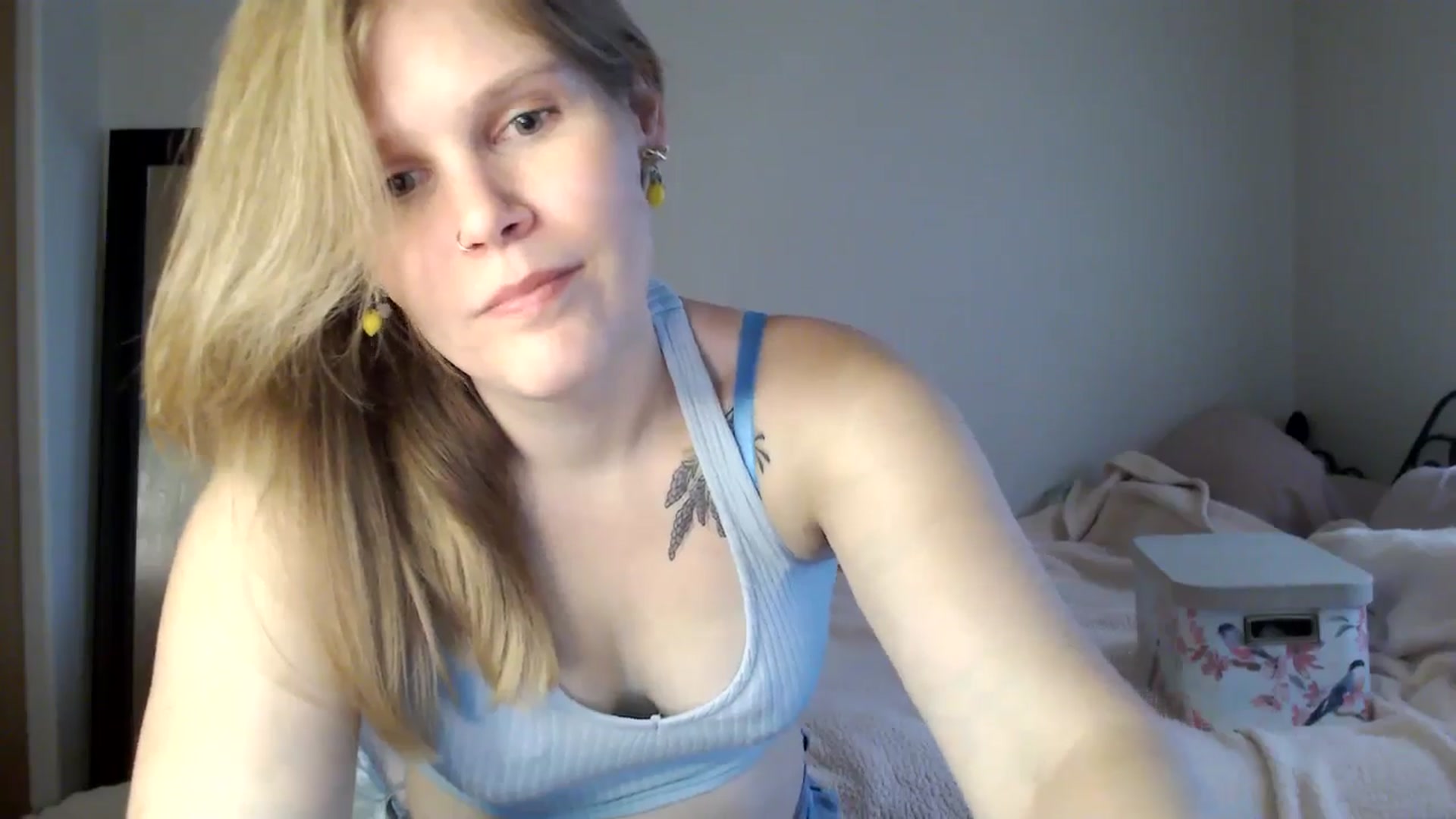 Gallery image thumbnail from MissZazzle's myfreecams stream on, 07/30/2024, 01:37 image 2 of 20