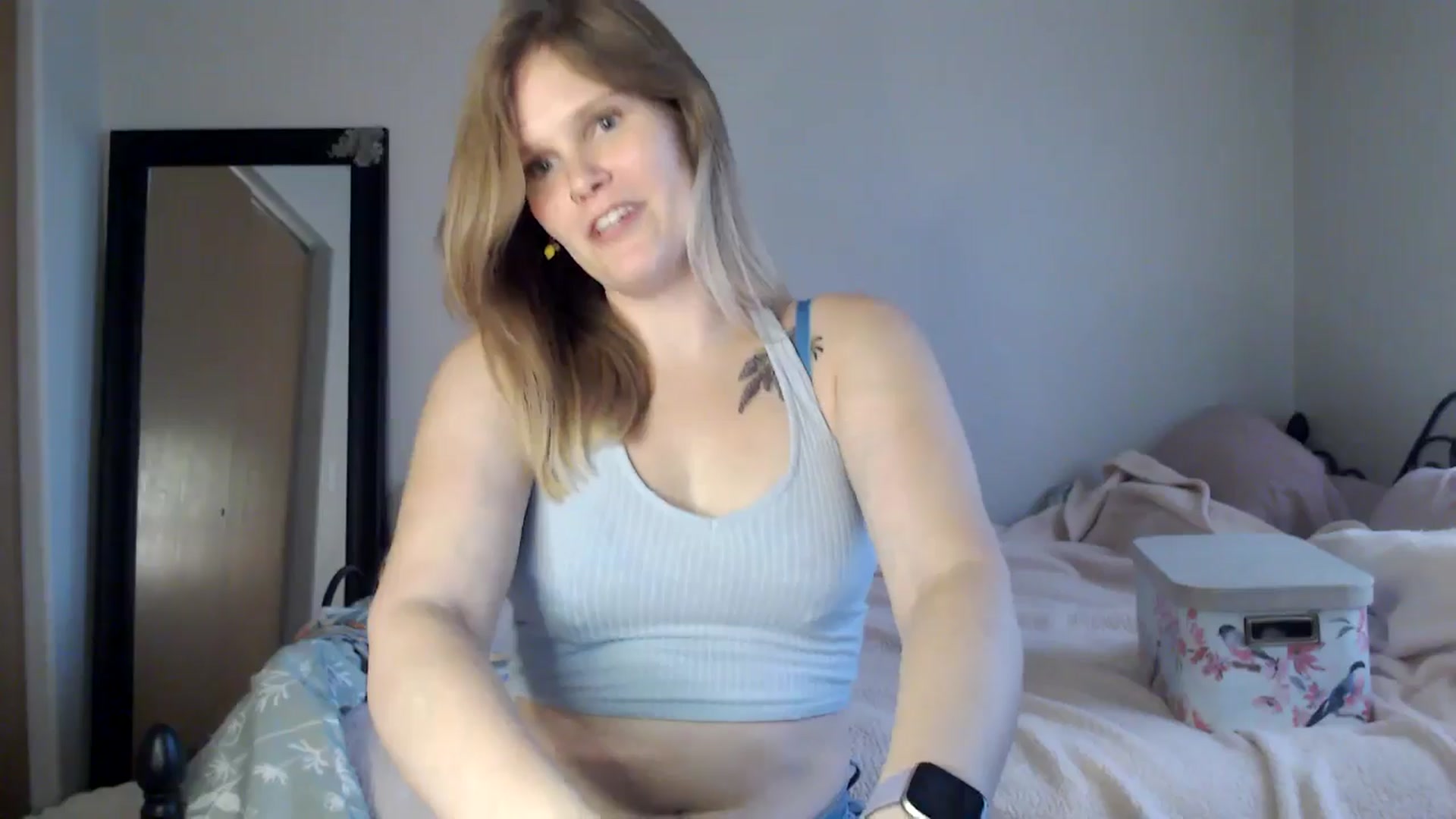 Gallery image thumbnail from MissZazzle's myfreecams stream on, 07/30/2024, 01:37 image 10 of 20