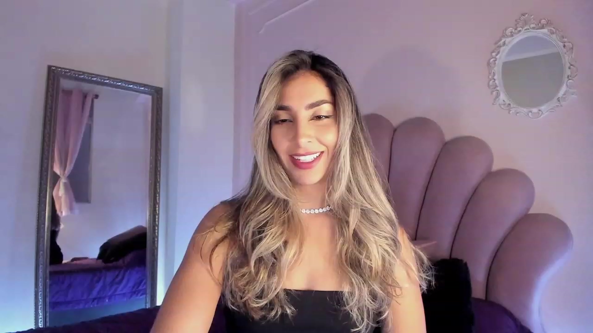 Gallery image thumbnail from MissZoesoul's myfreecams stream on, 02/10/2023, 23:51 image 10 of 20