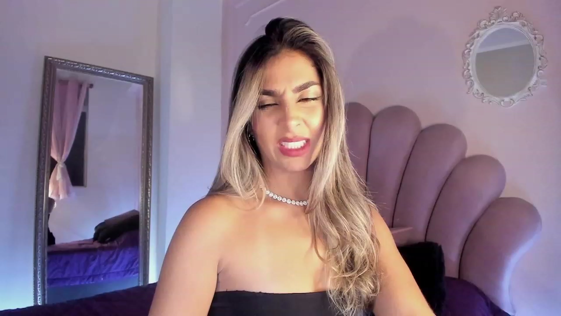 Gallery image thumbnail from MissZoesoul's myfreecams stream on, 02/10/2023, 23:51 image 18 of 20