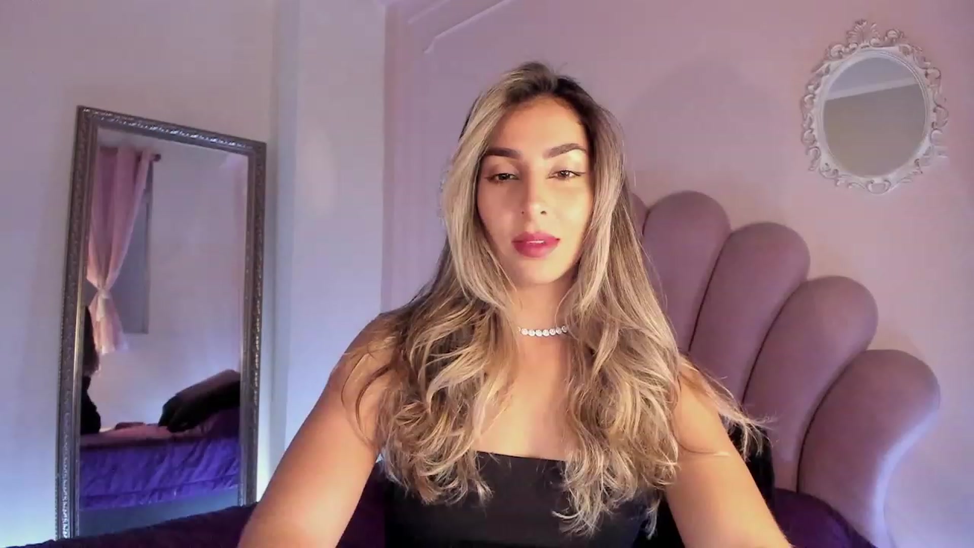 Gallery image thumbnail from MissZoesoul's myfreecams stream on, 02/10/2023, 23:51 image 9 of 20