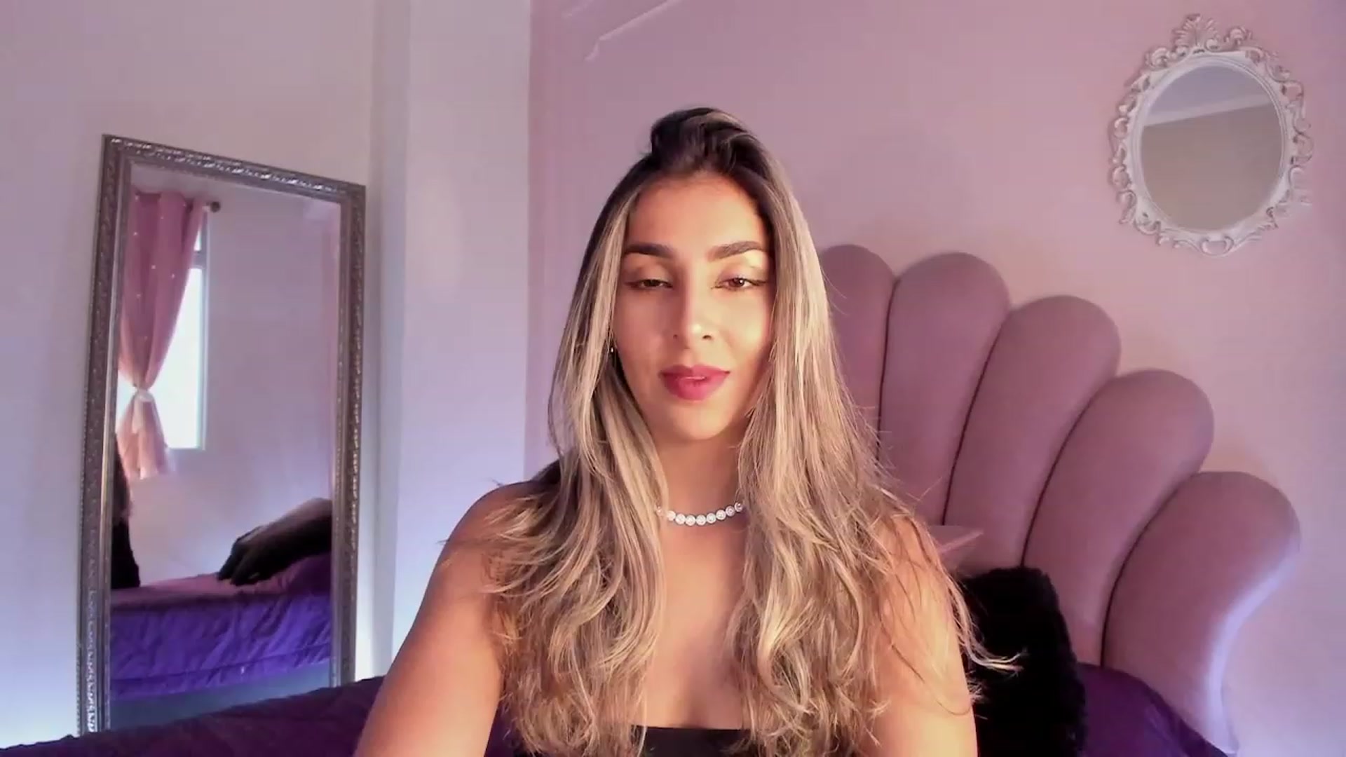 Gallery image thumbnail from MissZoesoul's myfreecams stream on, 02/10/2023, 23:51 image 1 of 20
