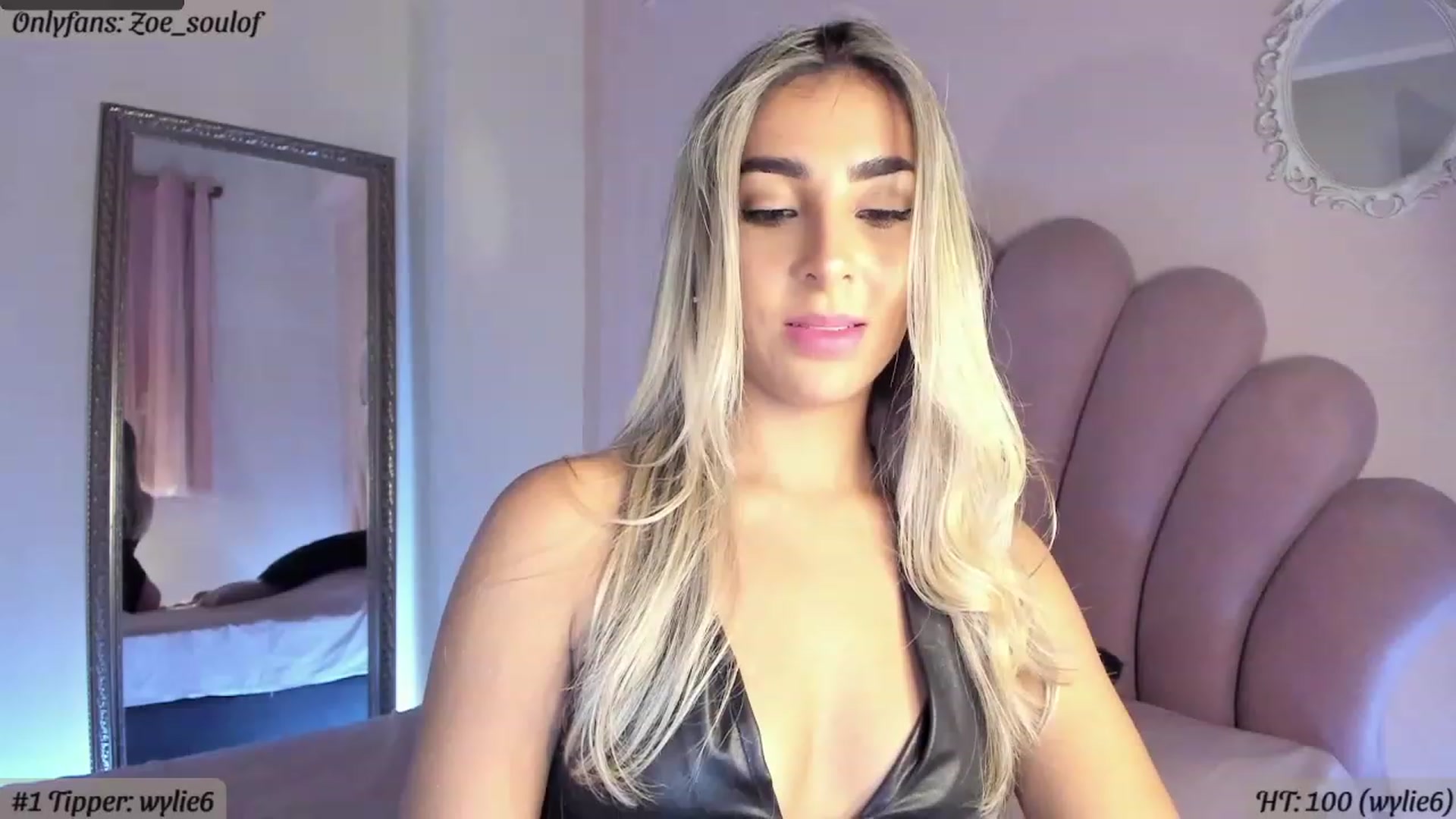 Gallery image thumbnail from MissZoesoul's myfreecams stream on, 02/24/2023, 24:40 image 2 of 20