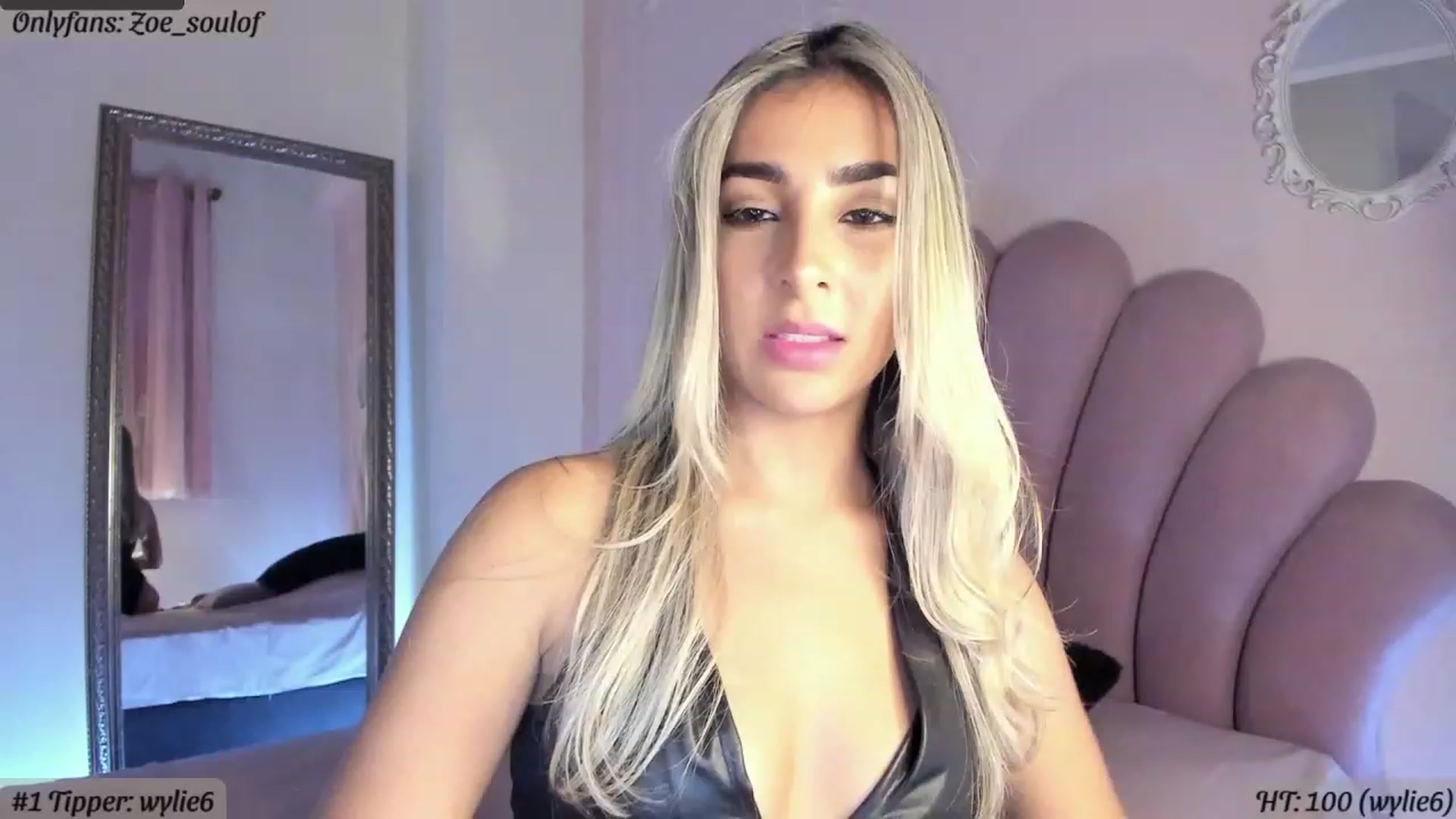 Gallery image thumbnail from MissZoesoul's myfreecams stream on, 02/24/2023, 24:40 image 3 of 20