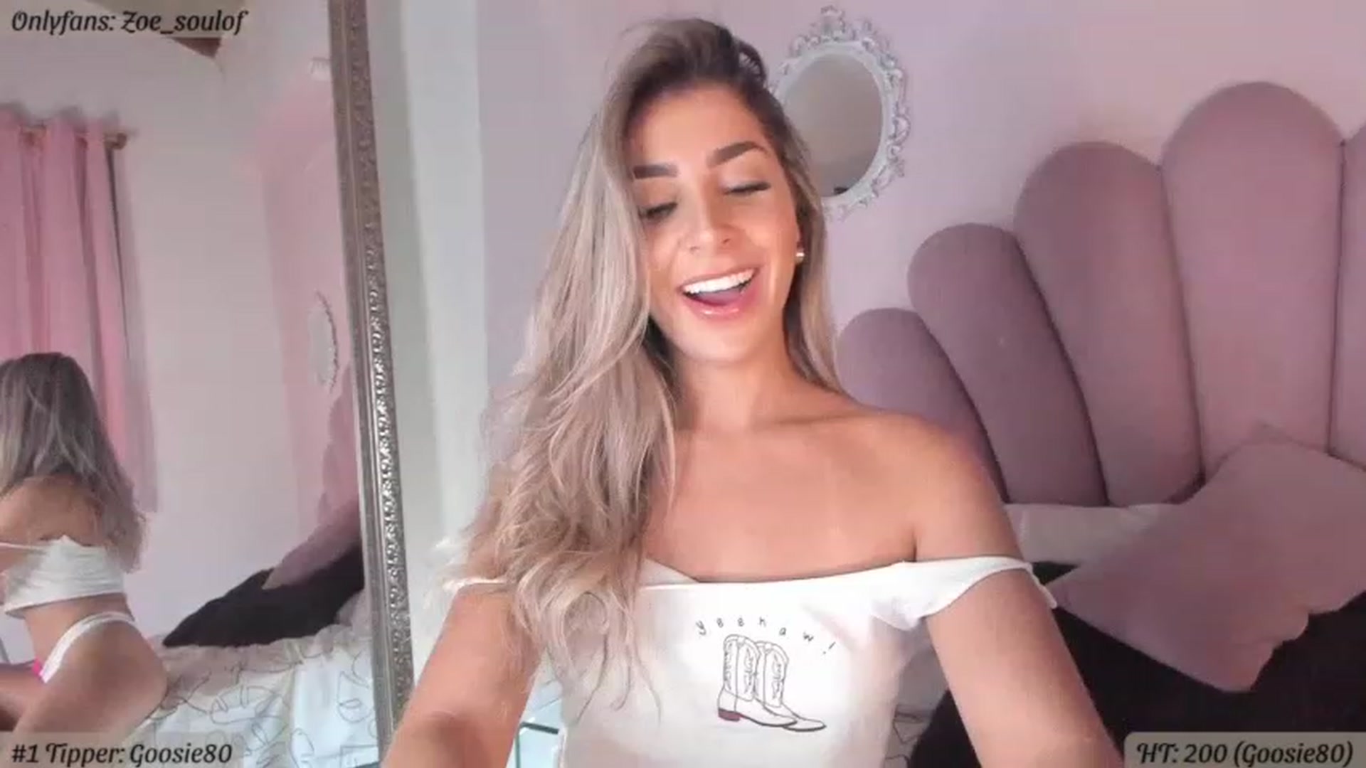 Gallery image thumbnail from MissZoesoul's myfreecams stream on, 04/18/2023, 03:18 image 11 of 20