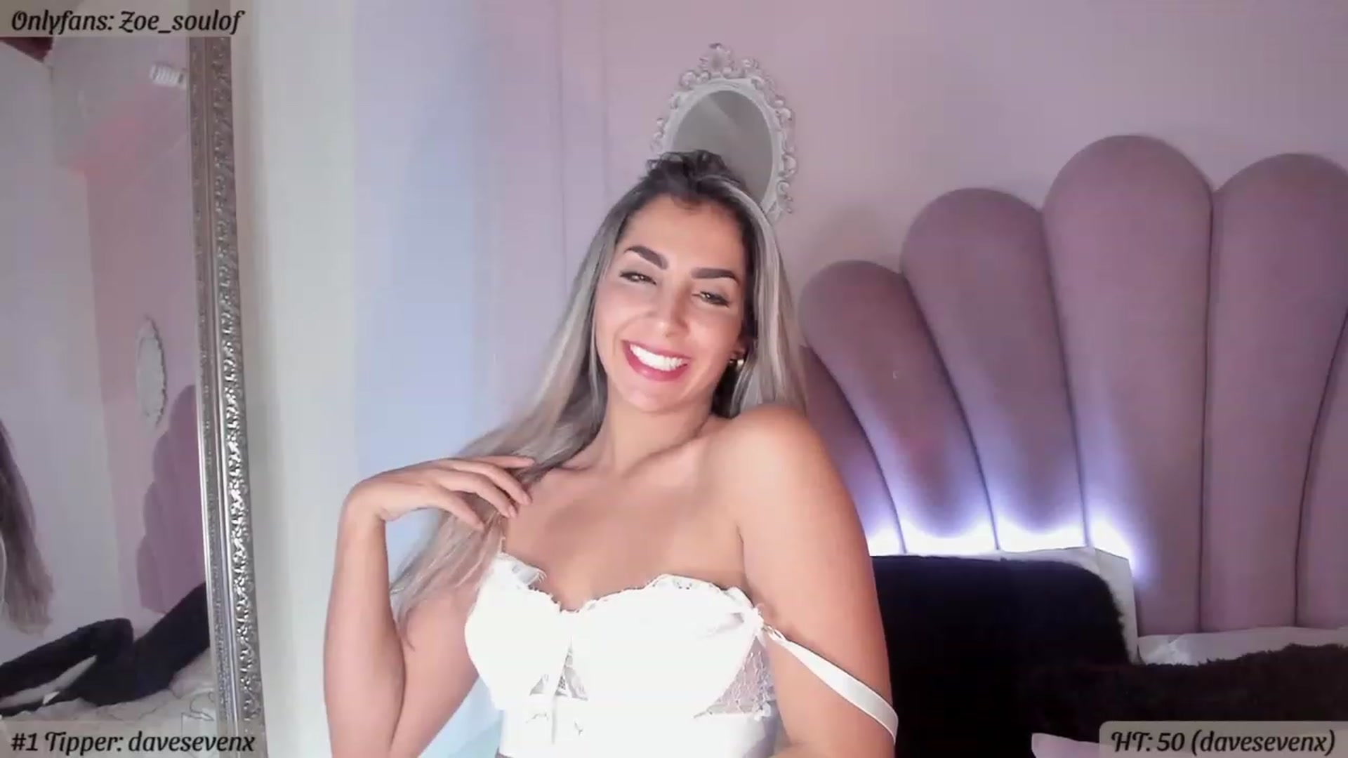 Gallery image thumbnail from MissZoesoul's myfreecams stream on, 05/01/2023, 06:39 image 12 of 20