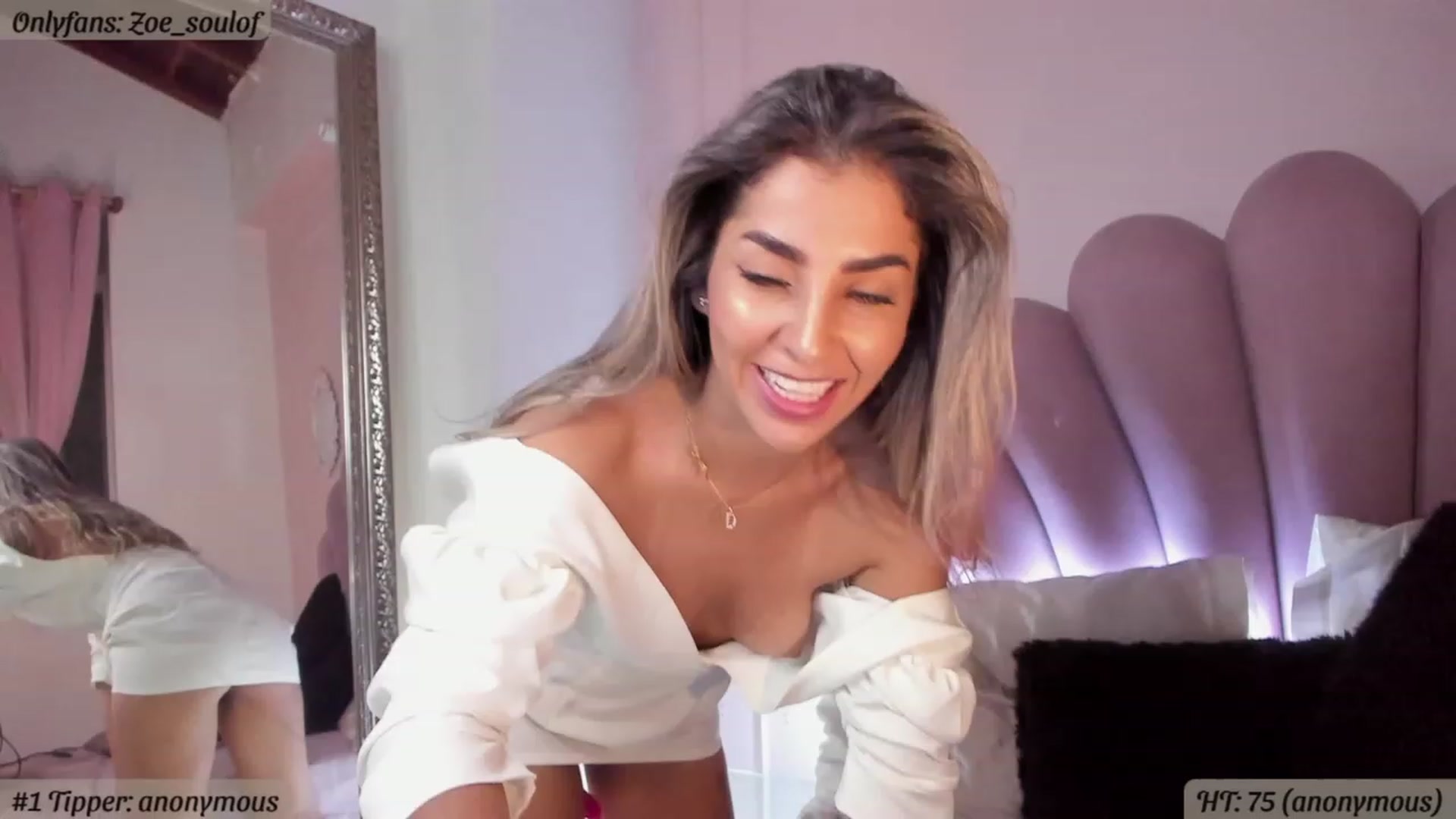 Gallery image thumbnail from MissZoesoul's myfreecams stream on, 05/07/2023, 24:43 image 9 of 20