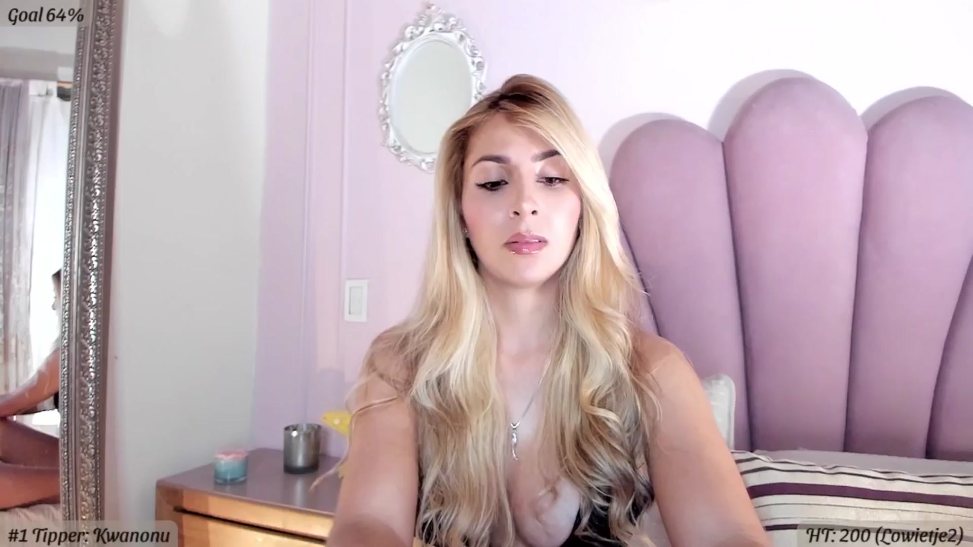 Gallery image thumbnail from MissZoesoul's myfreecams stream on, 04/21/2025, 24:59 image 11 of 20