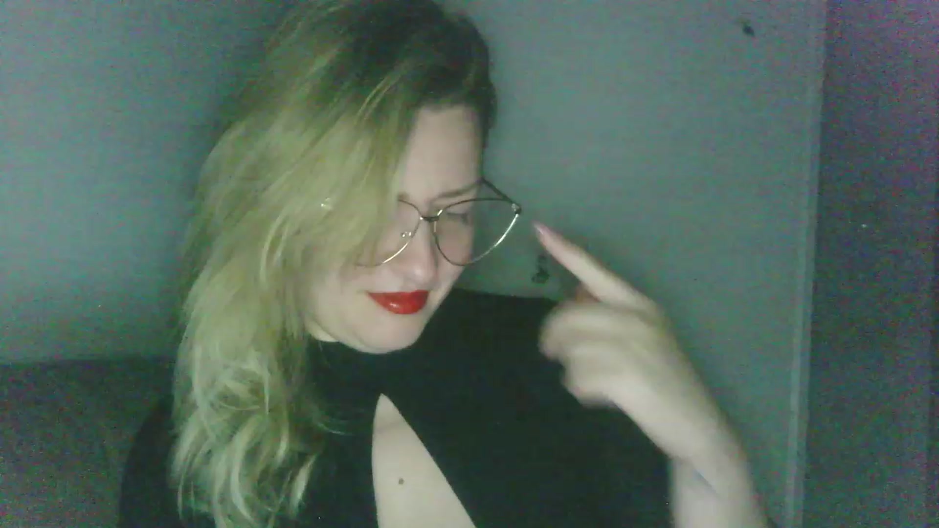 Gallery image thumbnail from Miss_A_'s myfreecams stream on, 04/09/2023, 22:23 image 4 of 20