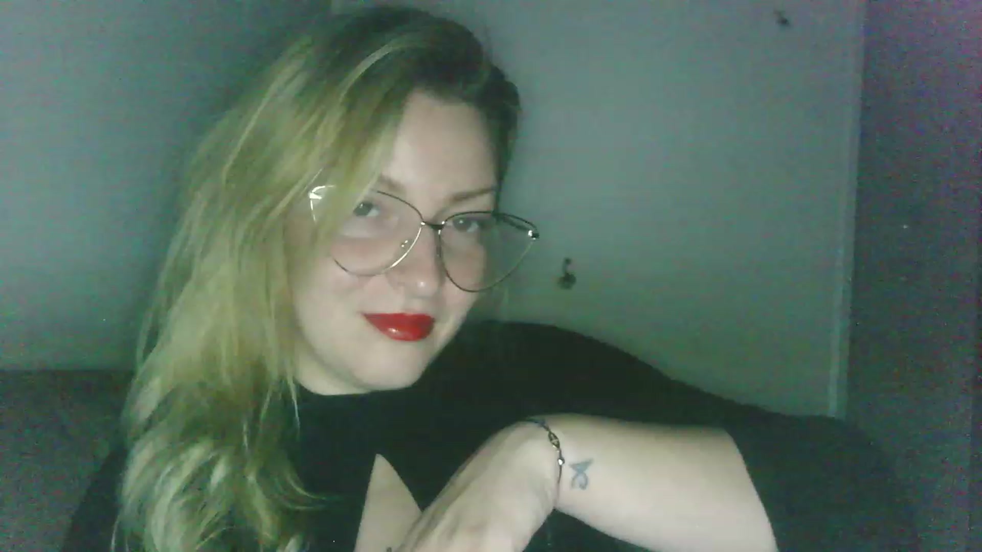 Gallery image thumbnail from Miss_A_'s myfreecams stream on, 04/09/2023, 22:23 image 11 of 20