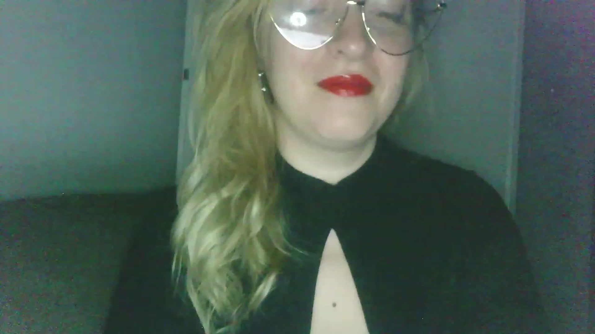 Gallery image thumbnail from Miss_A_'s myfreecams stream on, 04/09/2023, 22:23 image 8 of 20