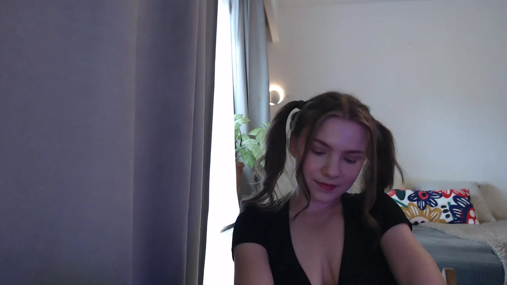 Gallery image thumbnail from Miss_Alice99's myfreecams stream on, 05/11/2023, 13:24 image 16 of 20