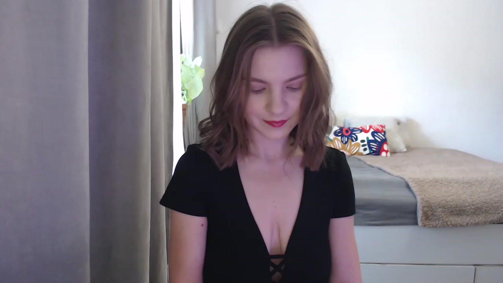 Gallery image thumbnail from Miss_Alice99's myfreecams stream on, 05/25/2023, 12:32 image 8 of 20