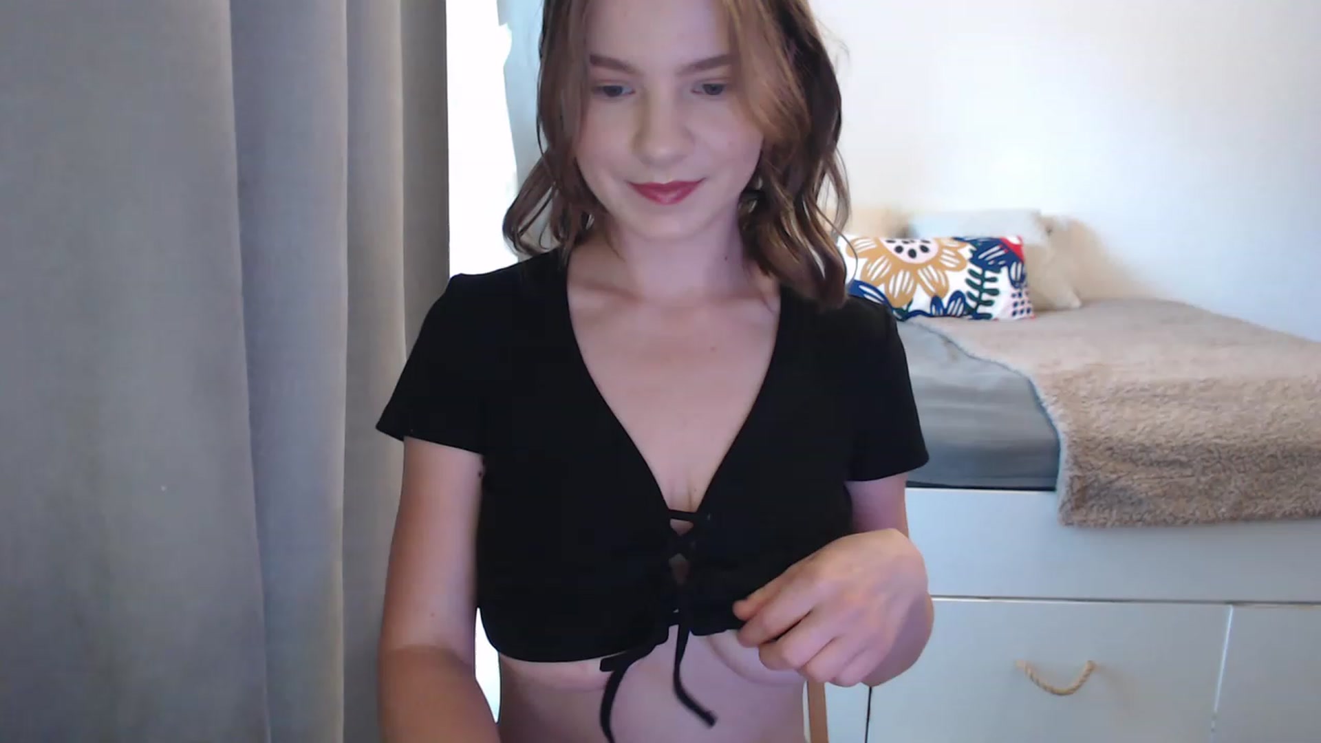 Gallery image thumbnail from Miss_Alice99's myfreecams stream on, 06/08/2023, 12:48 image 3 of 20