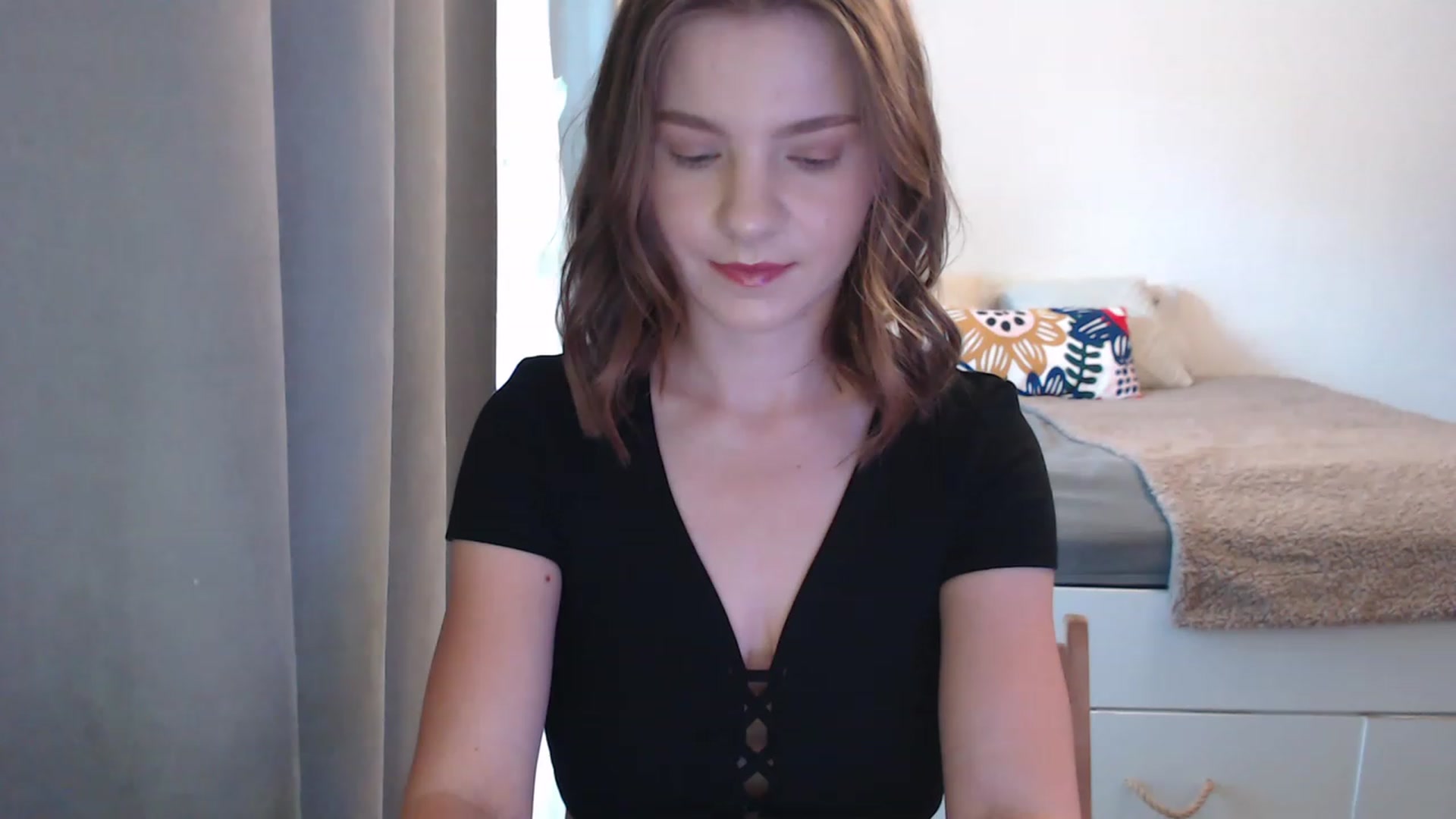Gallery image thumbnail from Miss_Alice99's myfreecams stream on, 06/08/2023, 12:48 image 17 of 20