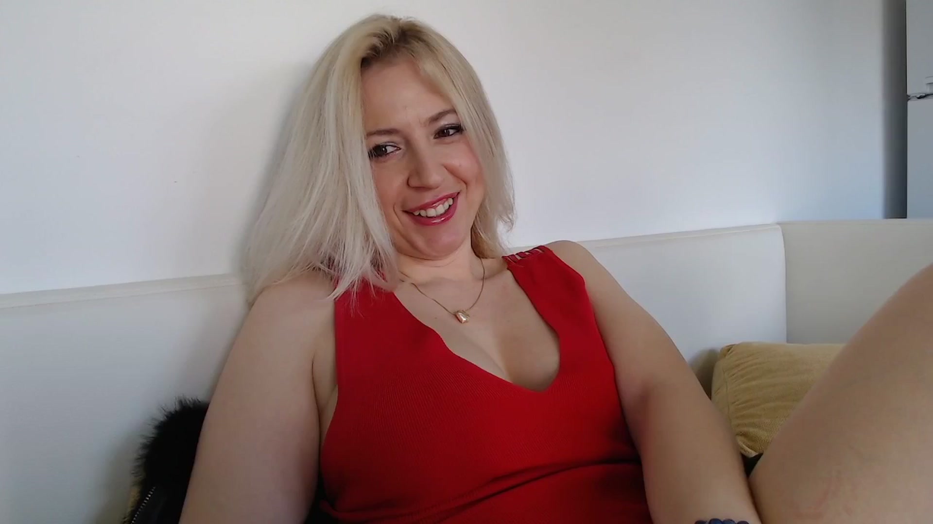 Gallery image thumbnail from Miss_Born's myfreecams stream on, 03/06/2025, 12:28 image 2 of 20