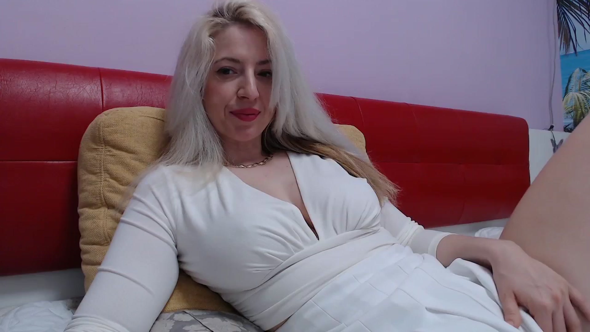 Gallery image thumbnail from Miss_Born's myfreecams stream on, 03/27/2025, 11:00 image 1 of 20