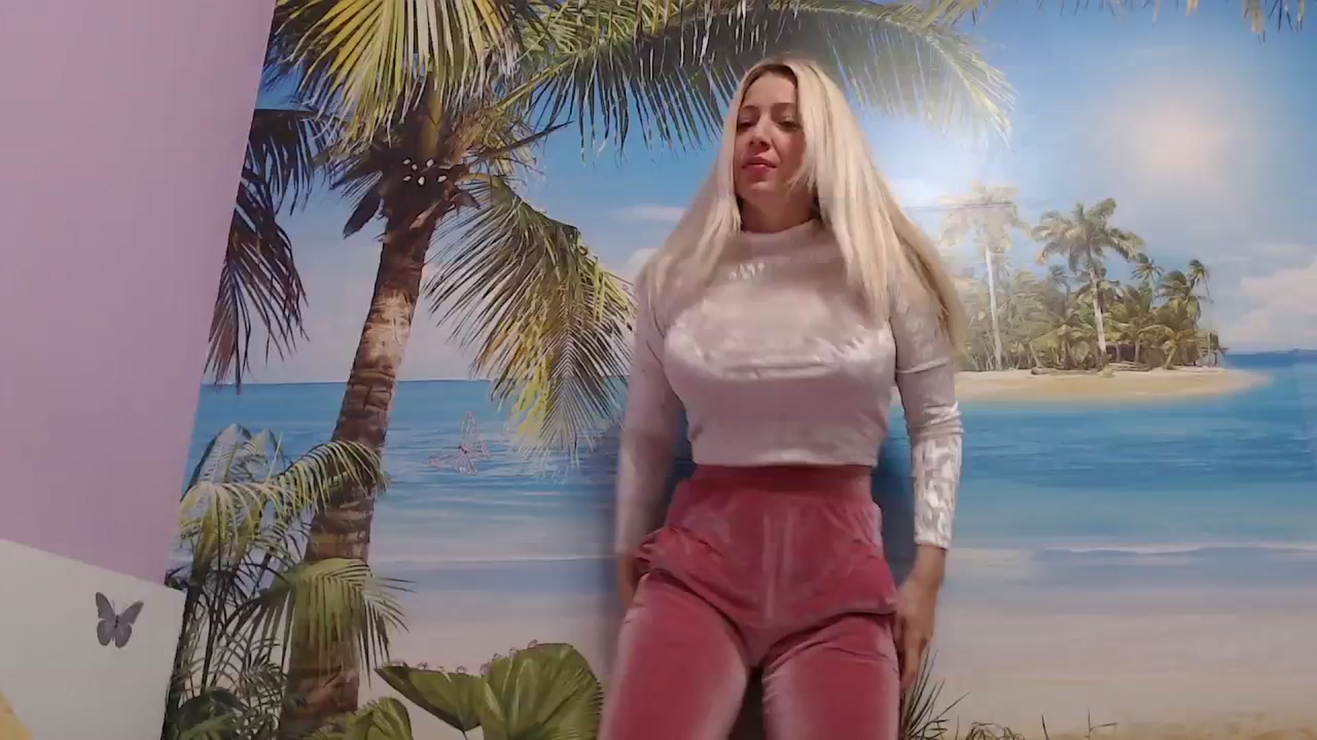 Gallery image thumbnail from Miss_Born's myfreecams stream on, 05/14/2025, 09:16 image 4 of 20
