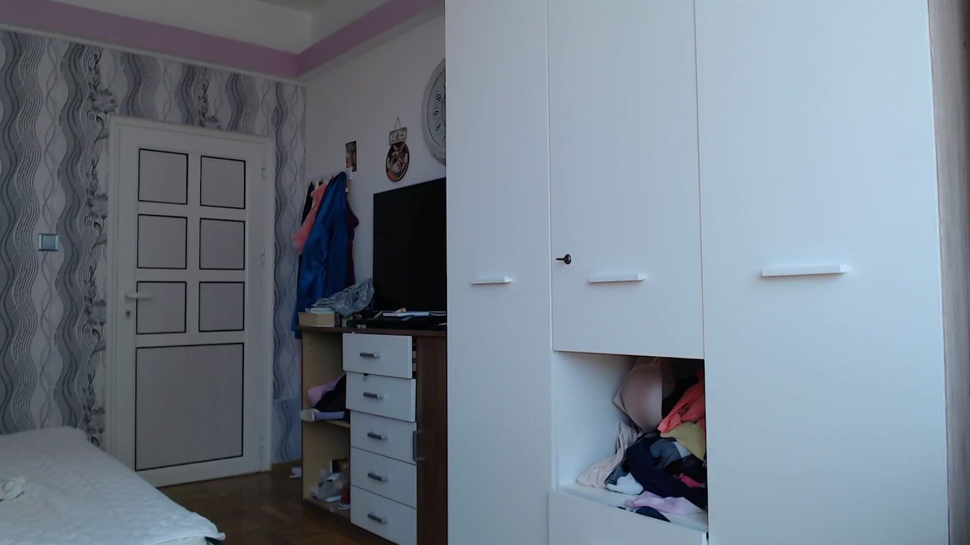 Gallery image thumbnail from Miss_Born's myfreecams stream on, 08/04/2025, 12:17 image 1 of 20