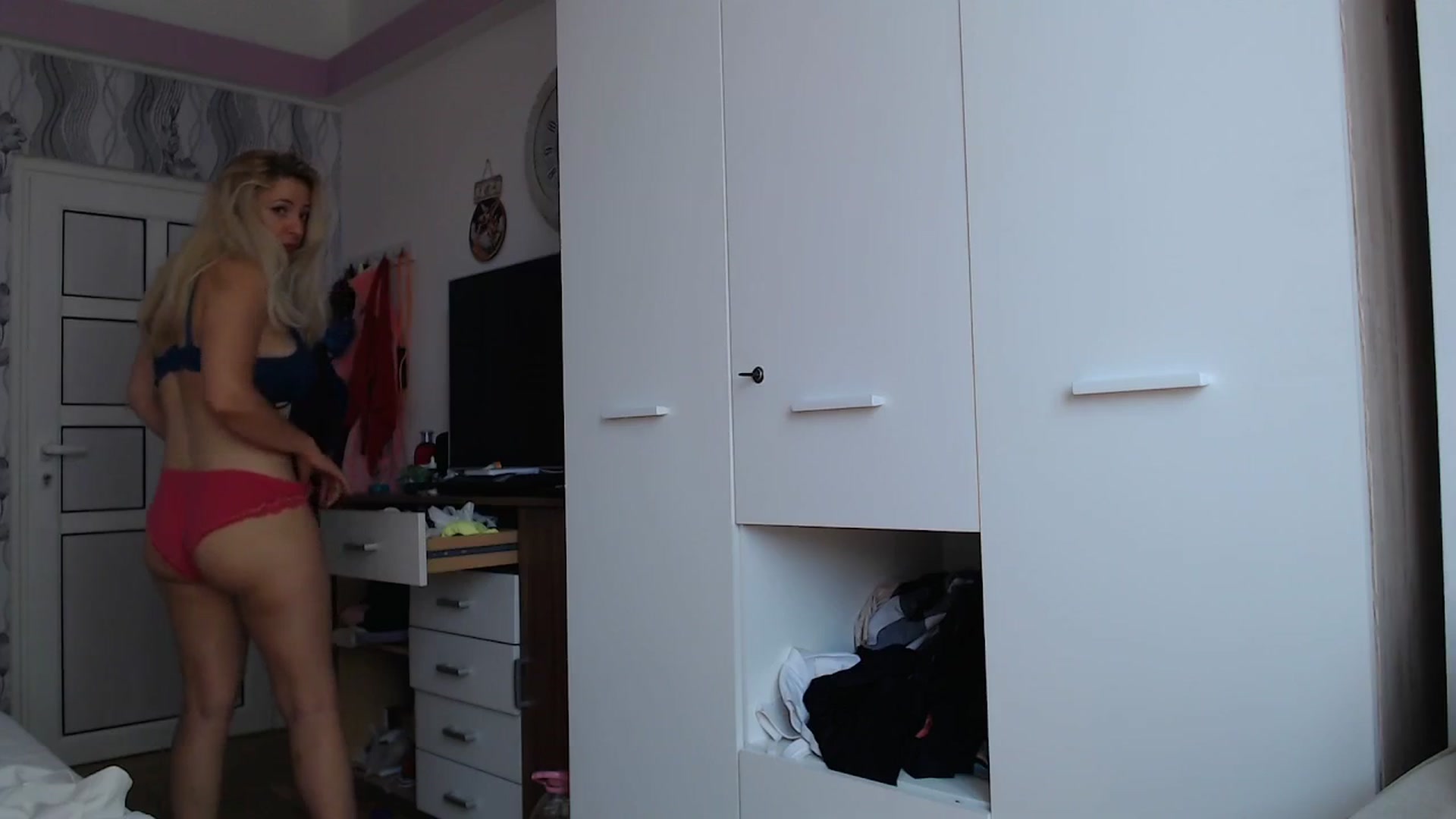 Gallery image thumbnail from Miss_Born's myfreecams stream on, 08/08/2025, 10:14 image 19 of 20