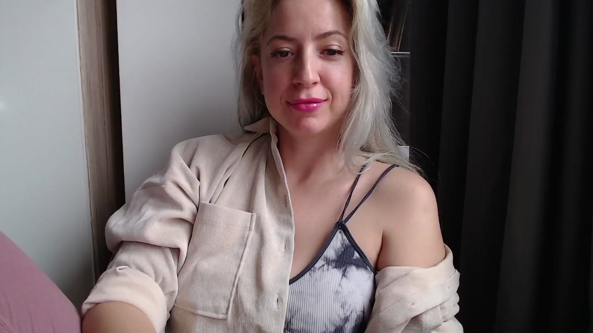 Gallery image thumbnail from Miss_Born's myfreecams stream on, 10/27/2025, 10:52 image 14 of 20