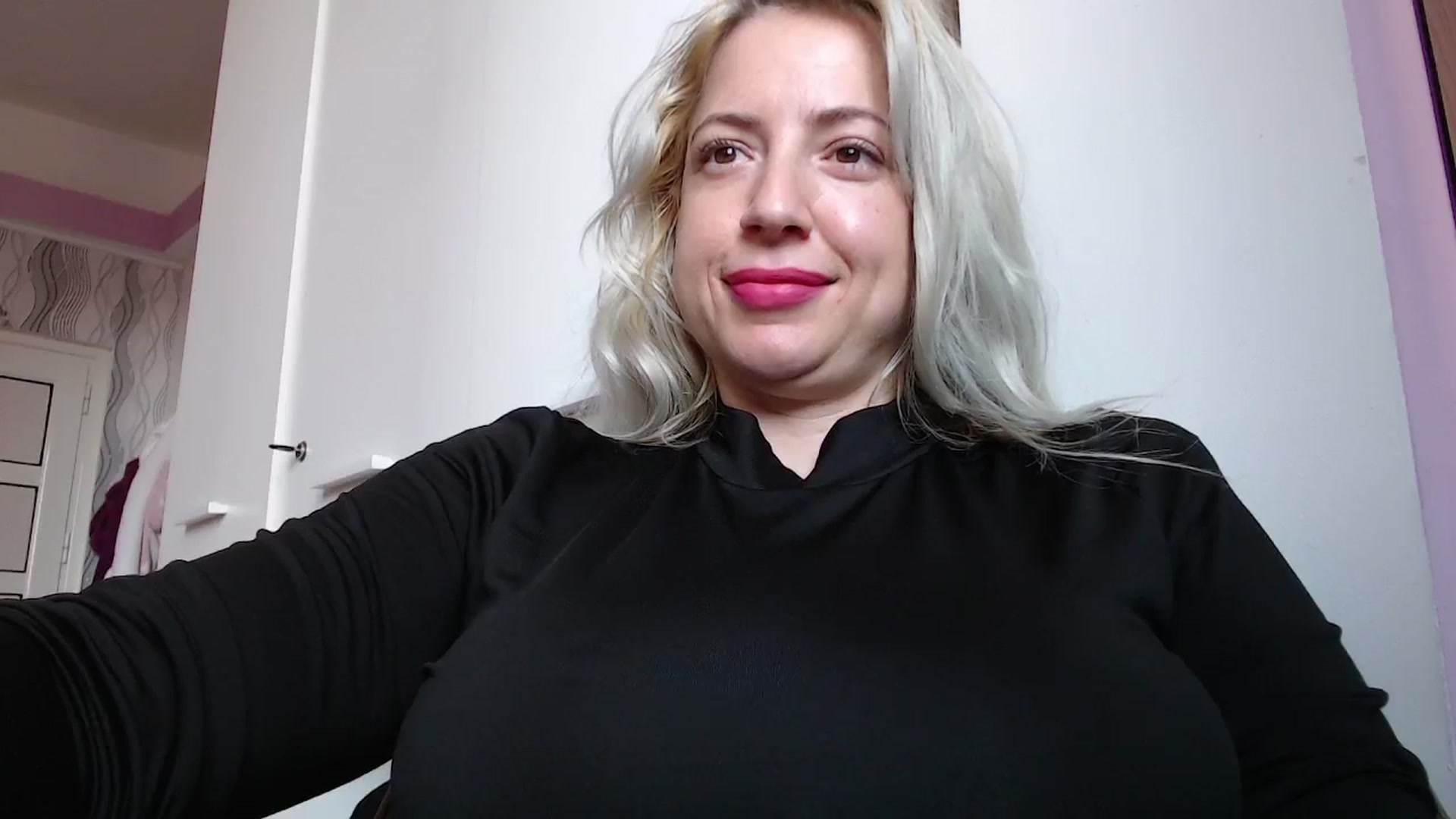 Gallery image thumbnail from Miss_Born's myfreecams stream on, 11/01/2025, 11:24 image 12 of 20